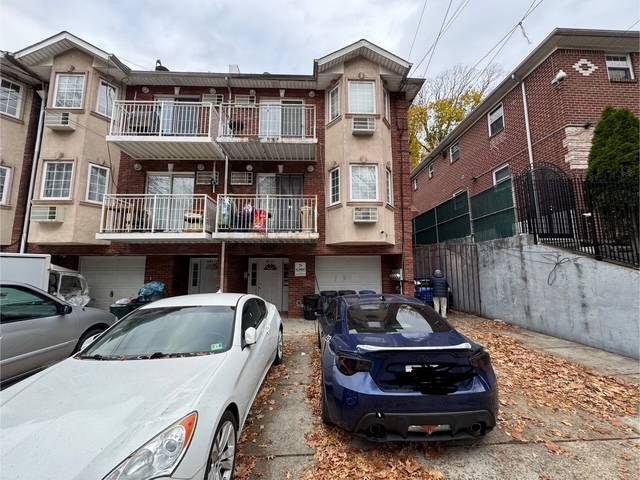 #1 photo, 86-66 Midland Parkway, 뉴욕퀸즈 Jamaica Estates , NY 11432