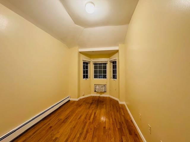 #3 photo, 86-66 Midland Parkway, 뉴욕퀸즈 Jamaica Estates , NY 11432