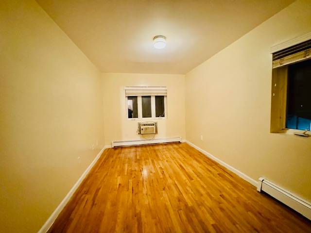 #8 photo, 86-66 Midland Parkway, 뉴욕퀸즈 Jamaica Estates , NY 11432