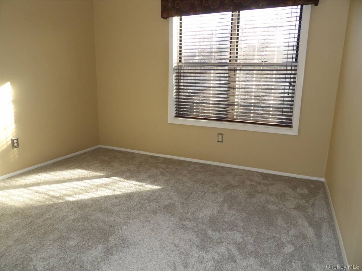 #12 photo, 26 Greenmeadow Drive, Babylon , NY 11702