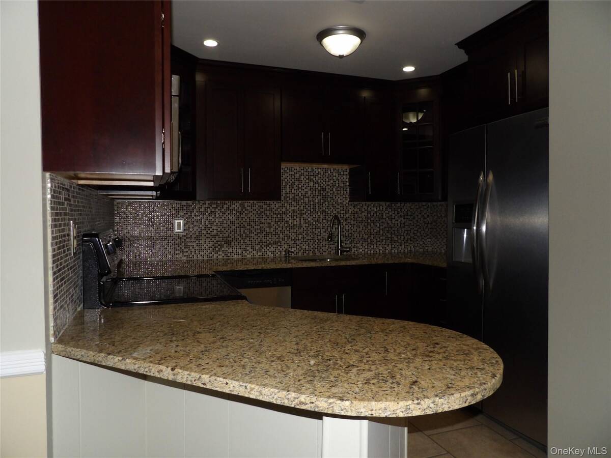 #2 photo, 26 Greenmeadow Drive, Babylon , NY 11702