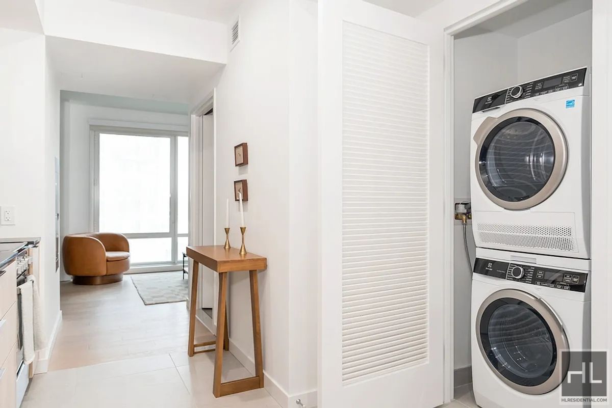 #5 photo, 975 Nostrand Avenue, ब्रुकलीन Crown Heights , NY 11225