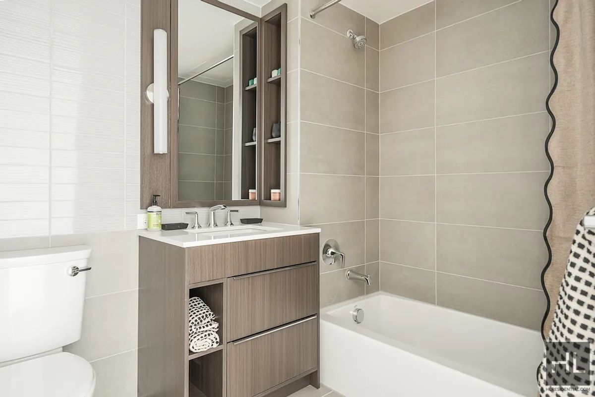 #7 photo, 975 Nostrand Avenue, ब्रुकलीन Crown Heights , NY 11225