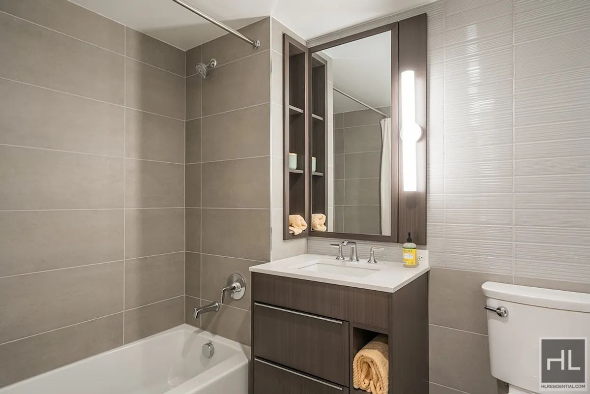 #7 photo, 975 Nostrand Avenue, ब्रुकलीन Crown Heights , NY 11225