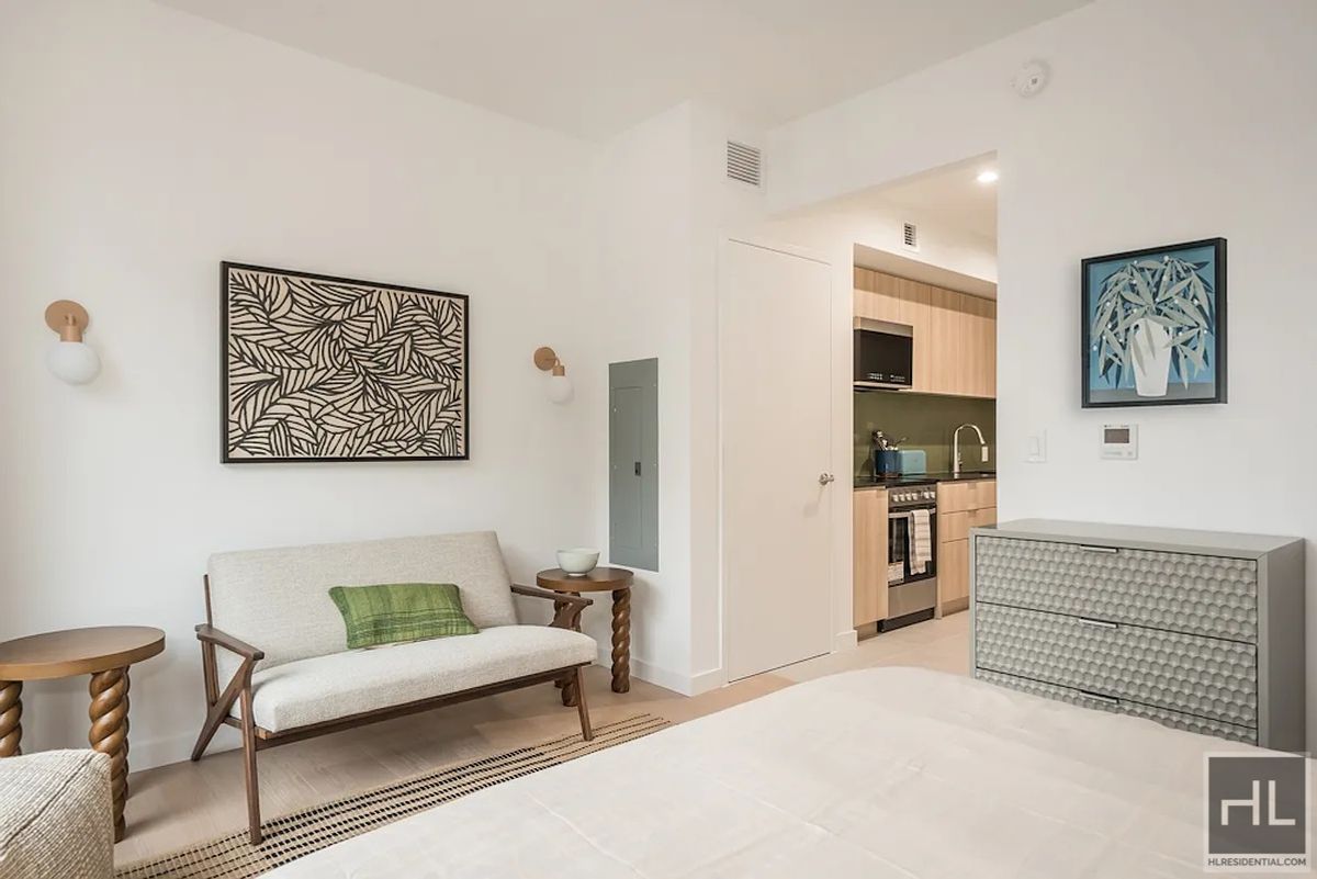 #3 photo, 975 Nostrand Avenue, ब्रुकलीन Crown Heights , NY 11225