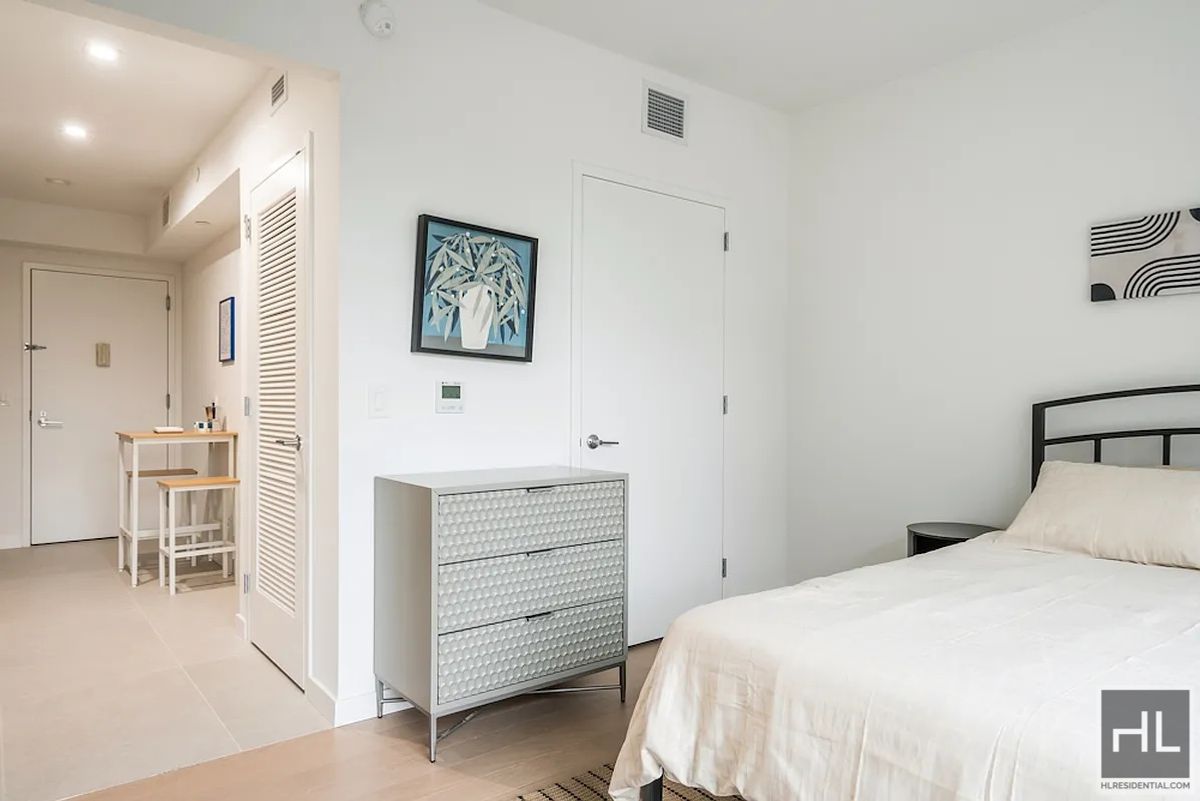 #5 photo, 975 Nostrand Avenue, ब्रुकलीन Crown Heights , NY 11225