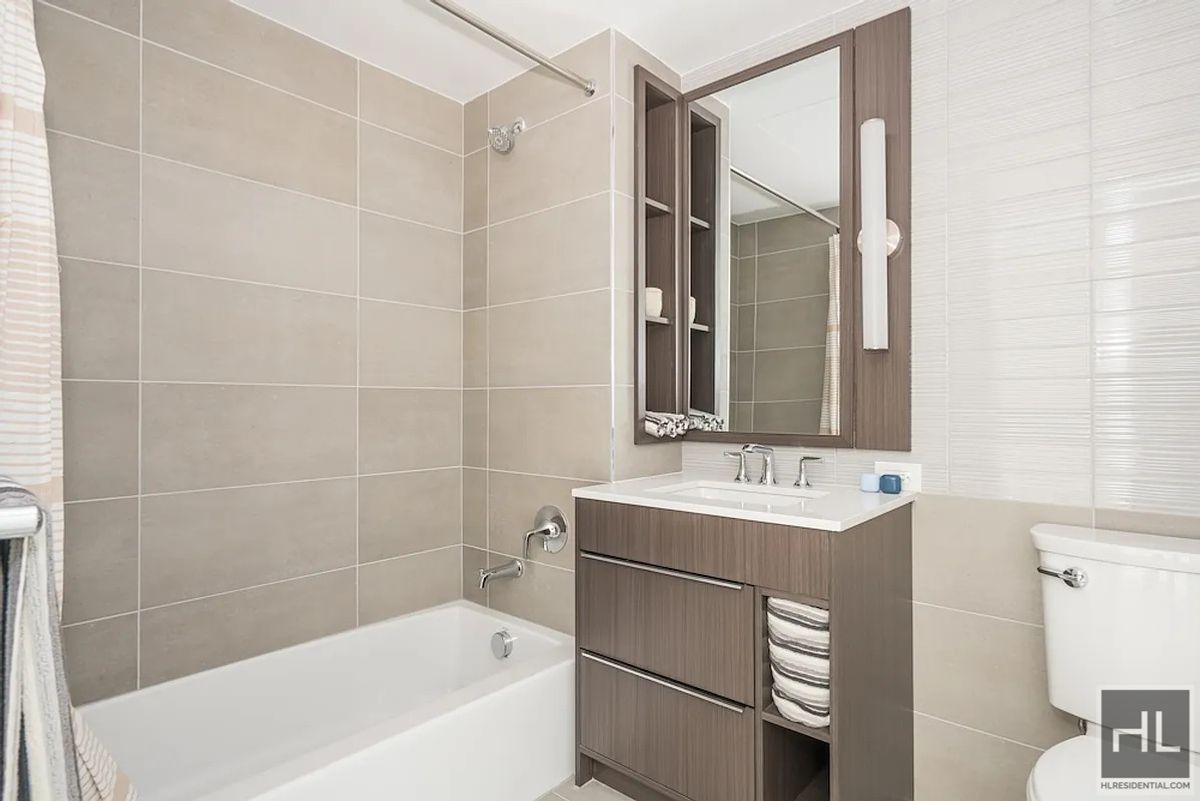 #8 photo, 975 Nostrand Avenue, ब्रुकलीन Crown Heights , NY 11225