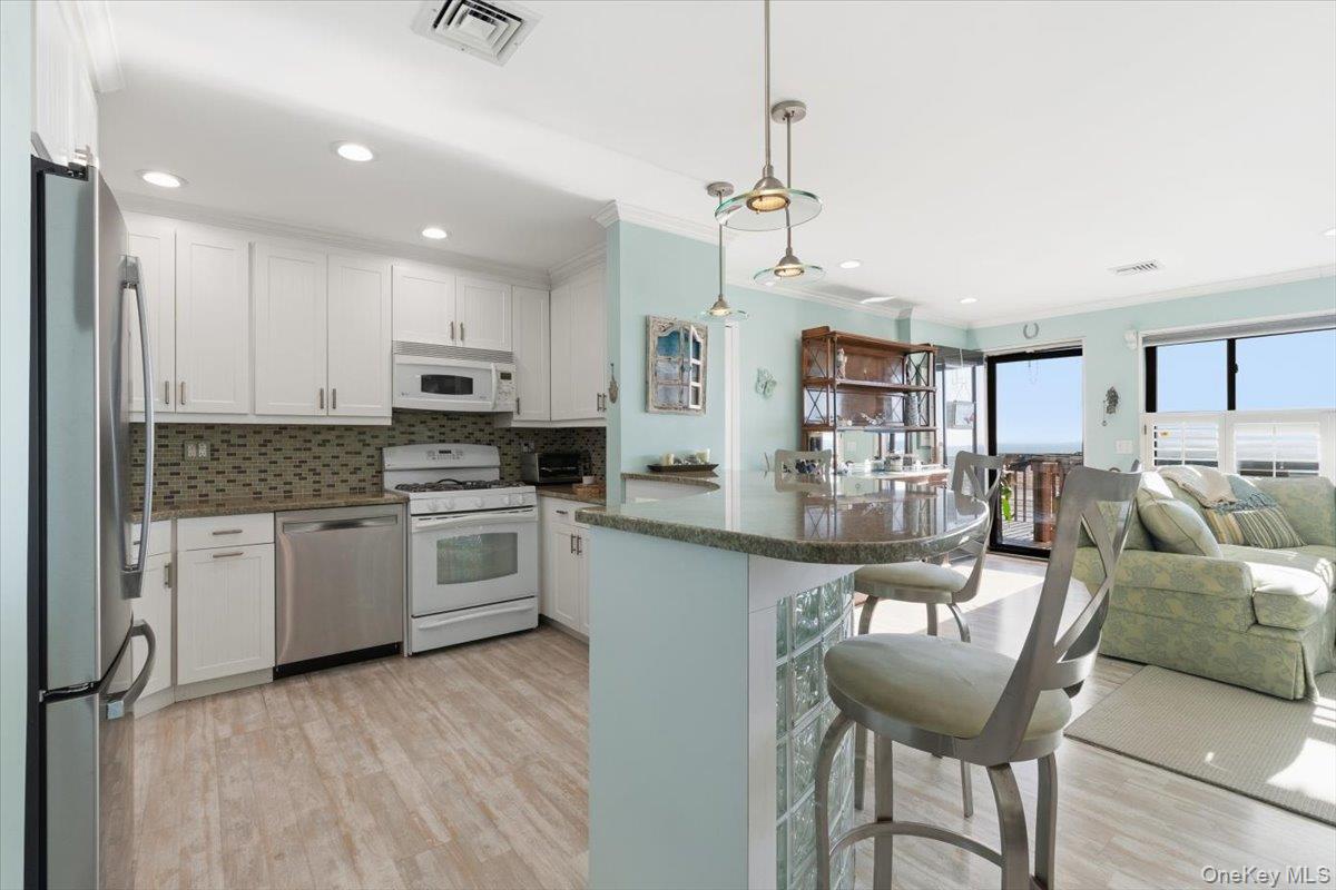 #5 photo, 627 Oceanfront, Нассау ‖ Long Beach , NY 11561