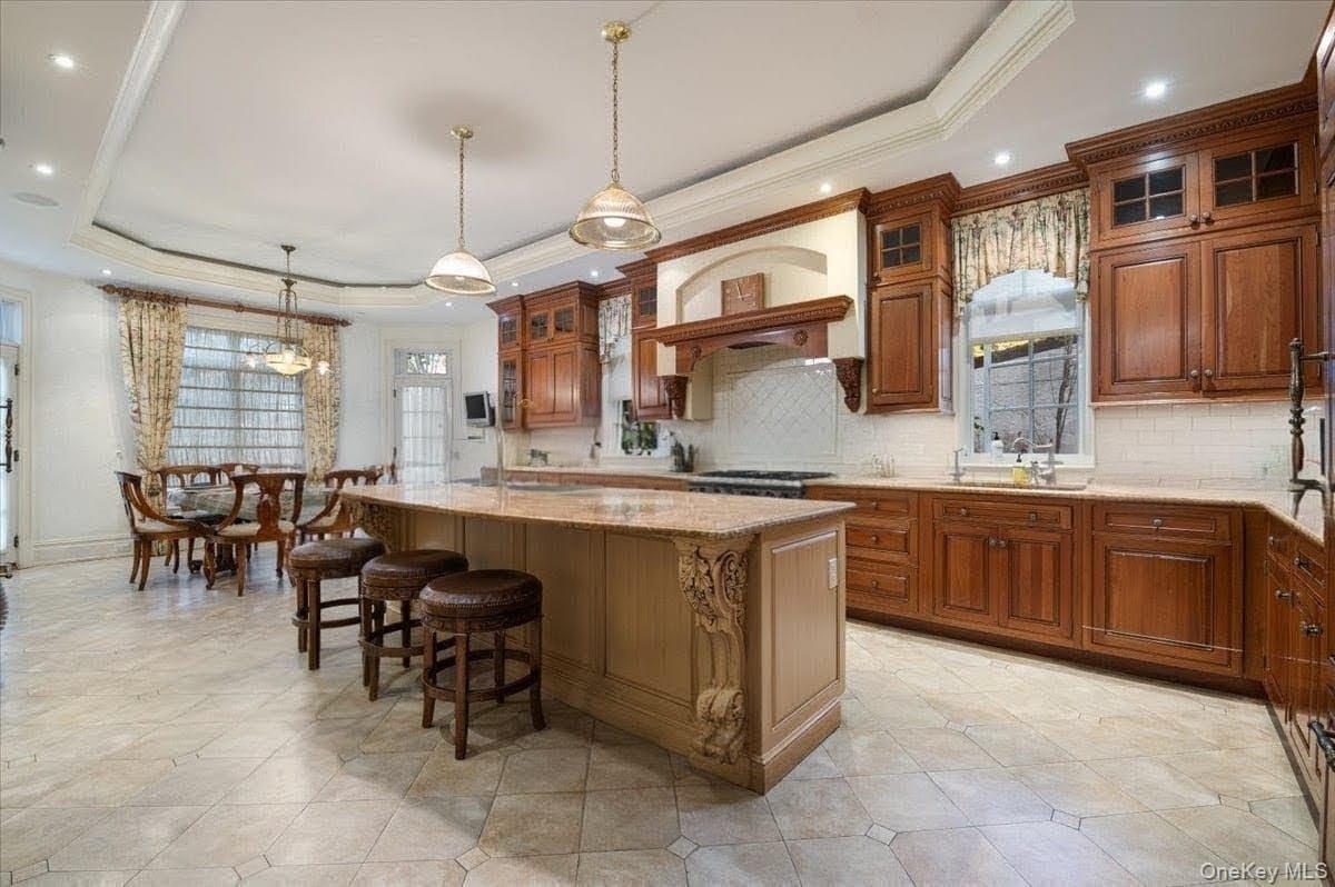 #15 photo, 24 Beechwood Drive, Lawrence , NY 11559