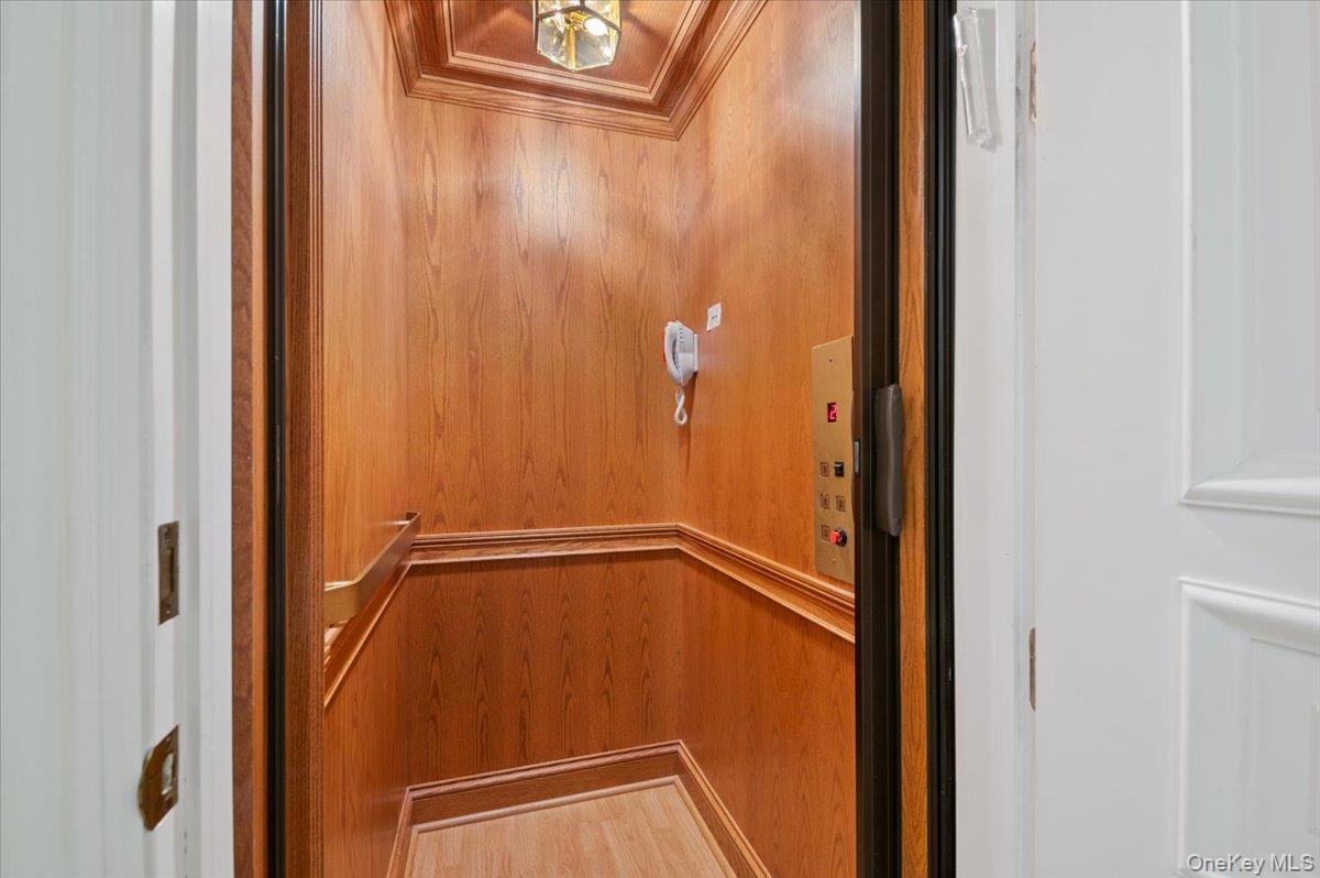 #19 photo, 24 Beechwood Drive, Lawrence , NY 11559