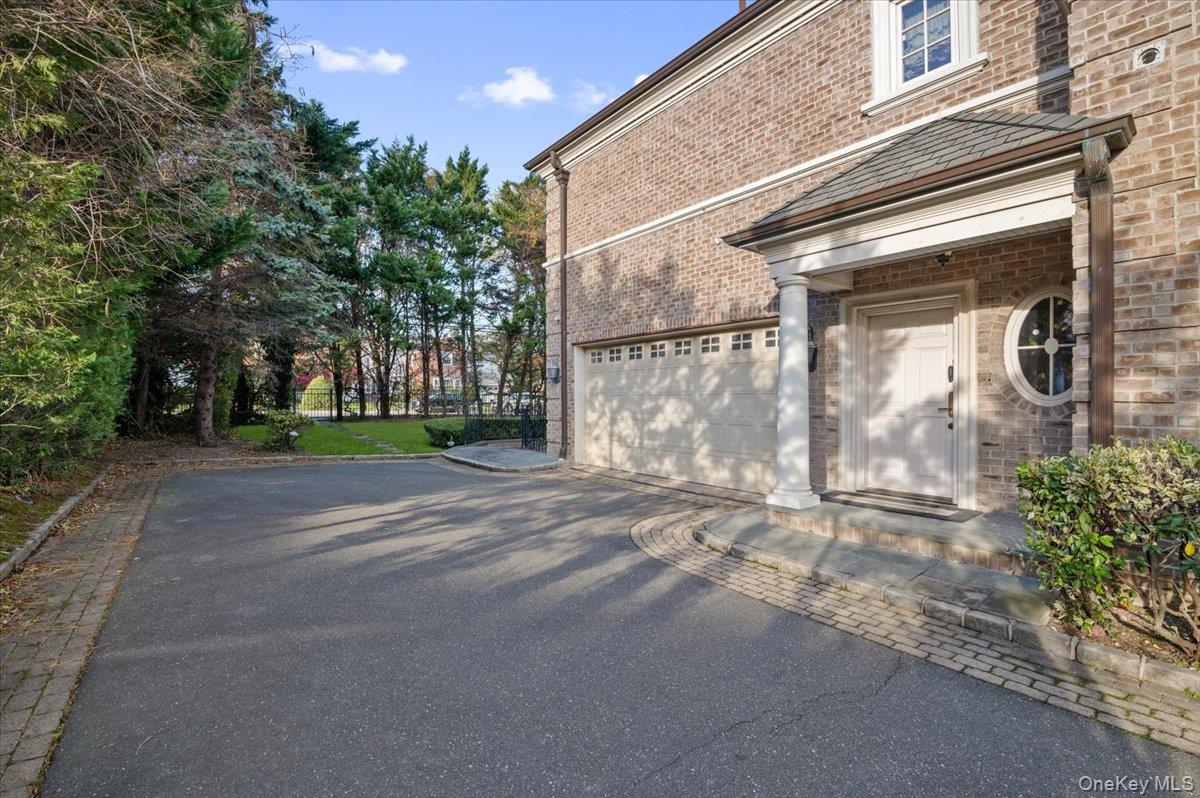 #5 photo, 24 Beechwood Drive, Lawrence , NY 11559