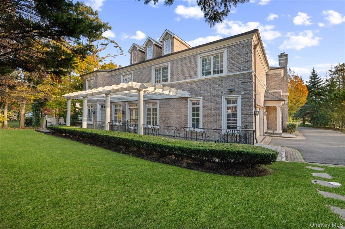 #7 photo, 24 Beechwood Drive, Lawrence , NY 11559