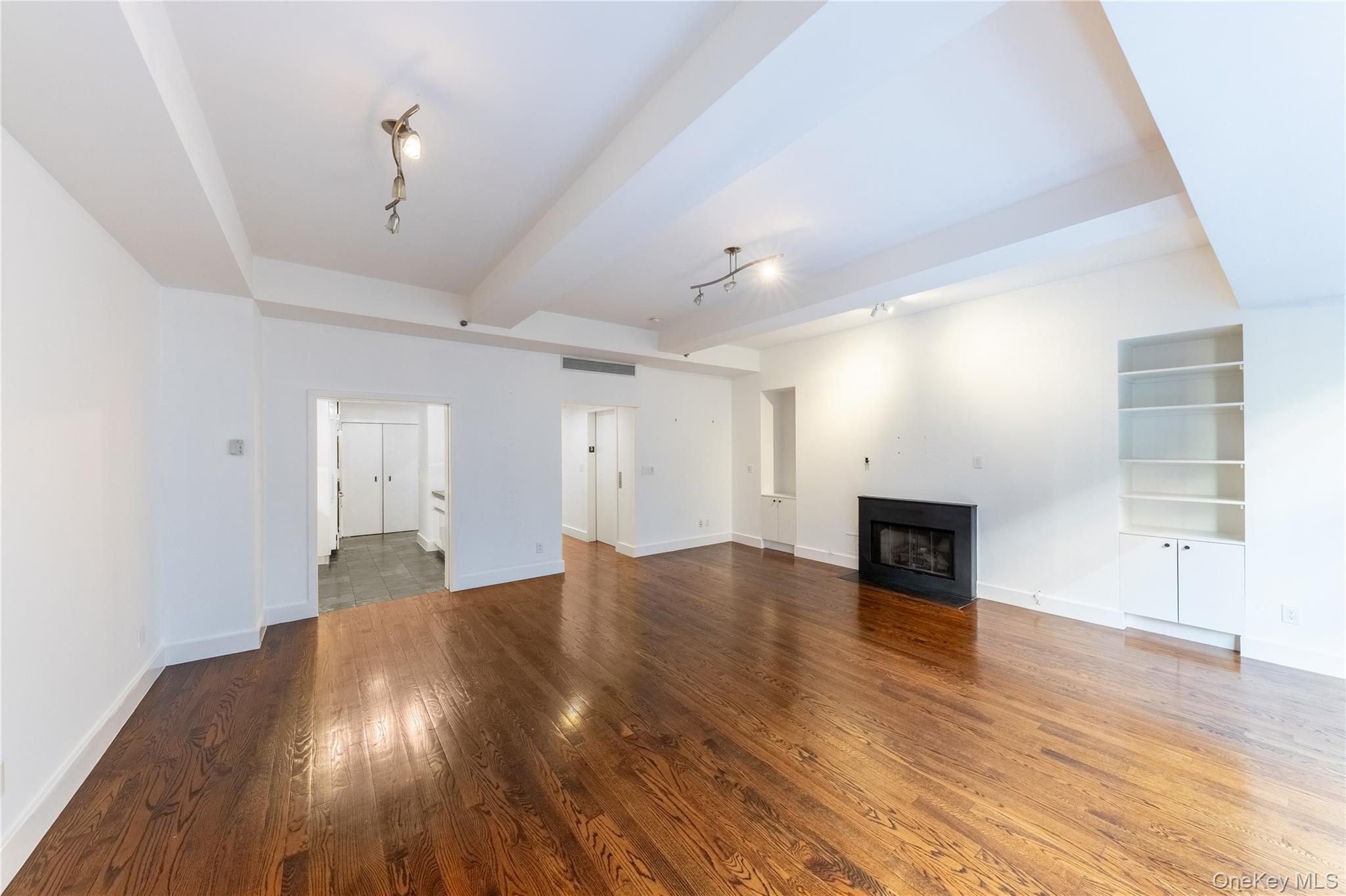 #13 photo, 116 W 22nd Street, New York (Manhattan) , NY 10011