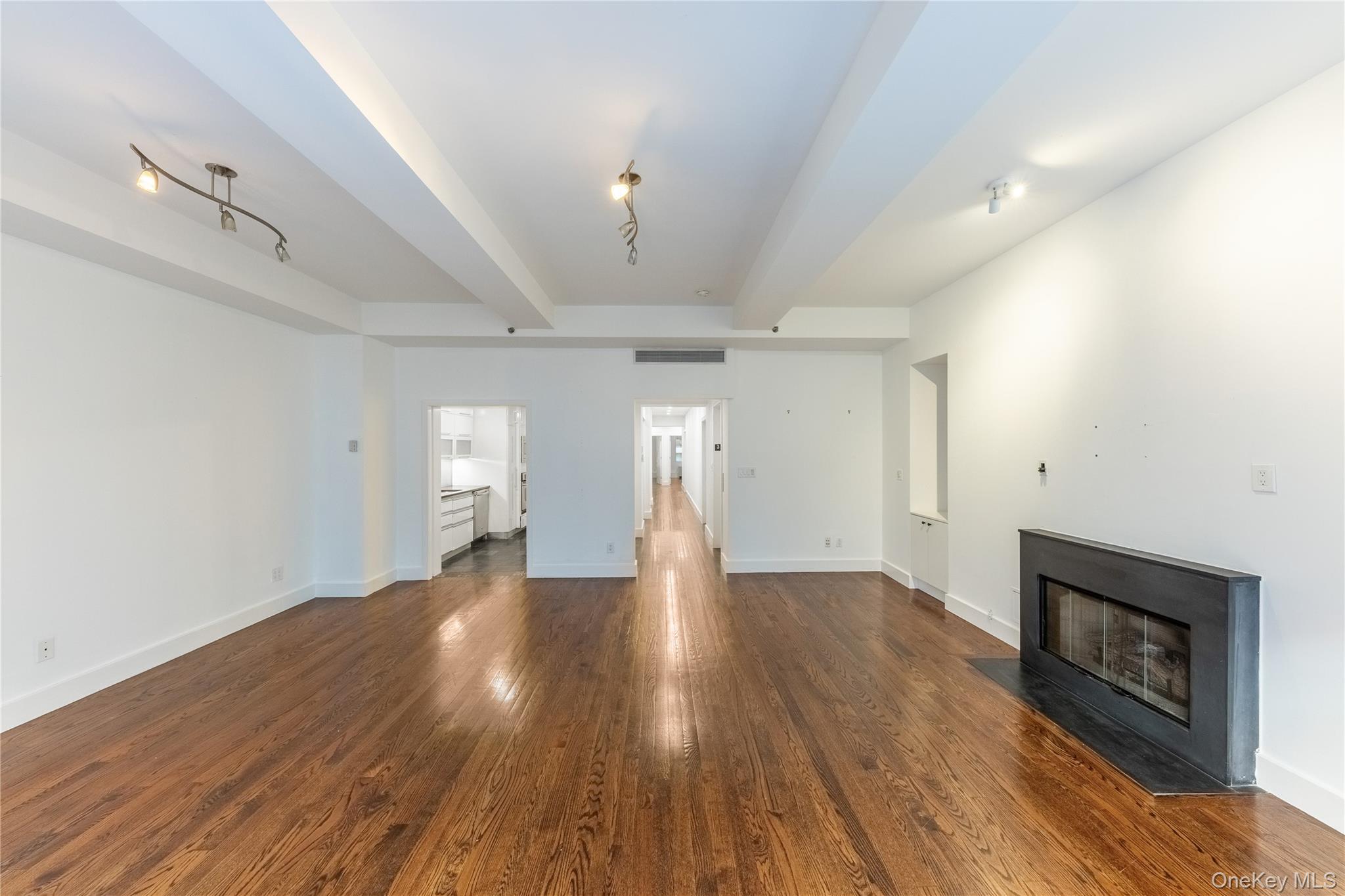 #14 photo, 116 W 22nd Street, New York (Manhattan) , NY 10011