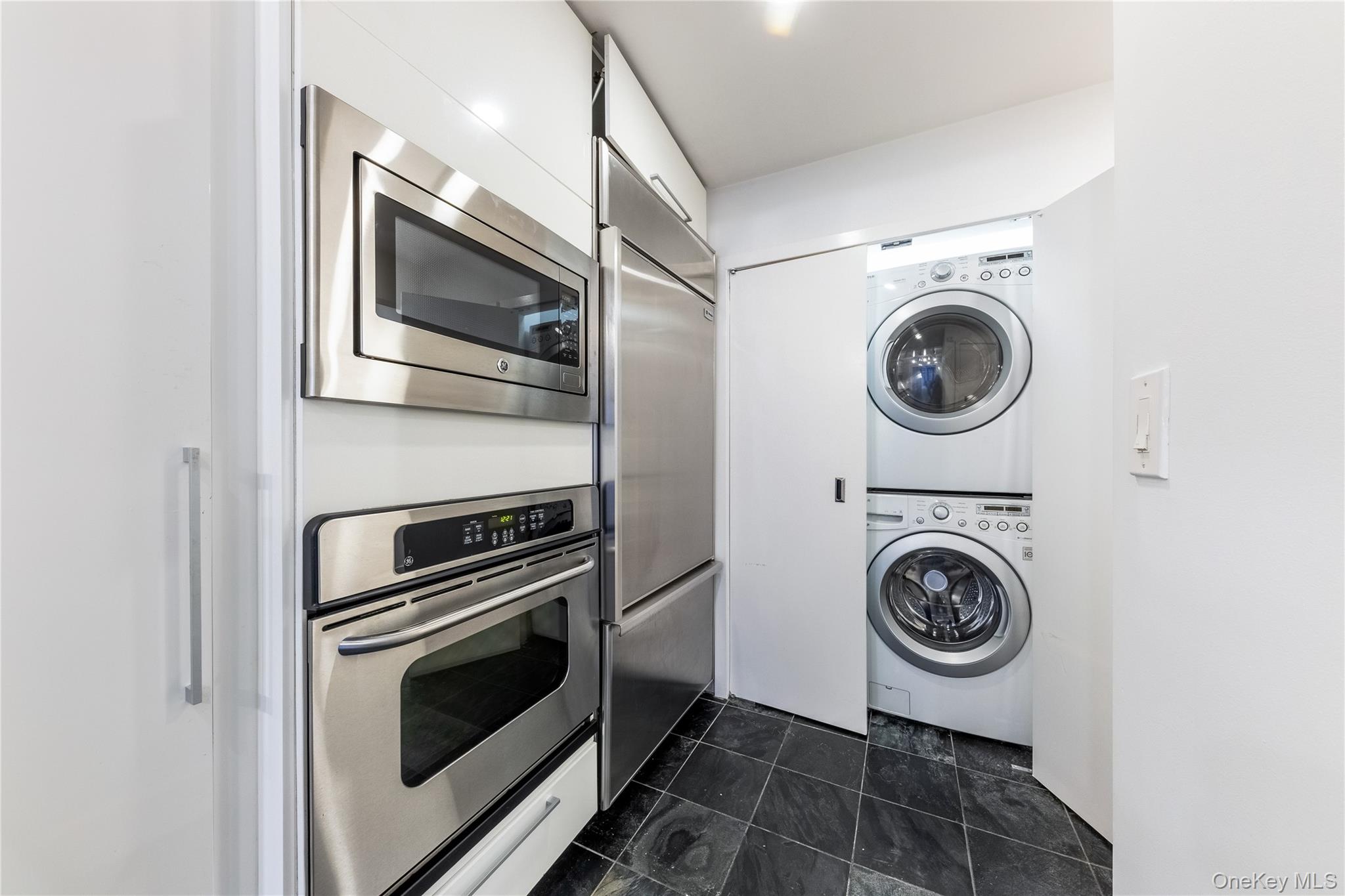 #16 photo, 116 W 22nd Street, New York (Manhattan) , NY 10011