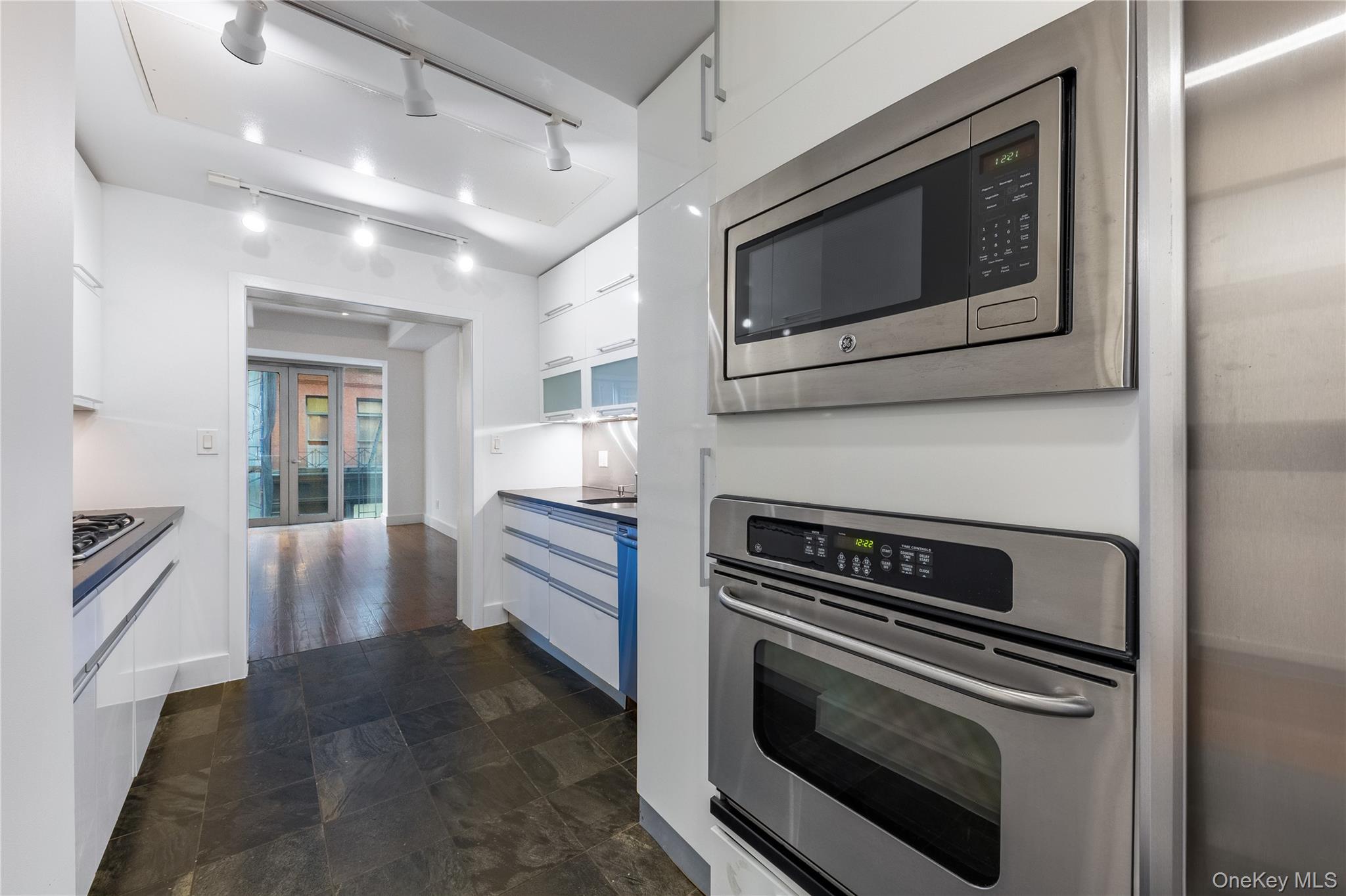 #17 photo, 116 W 22nd Street, New York (Manhattan) , NY 10011