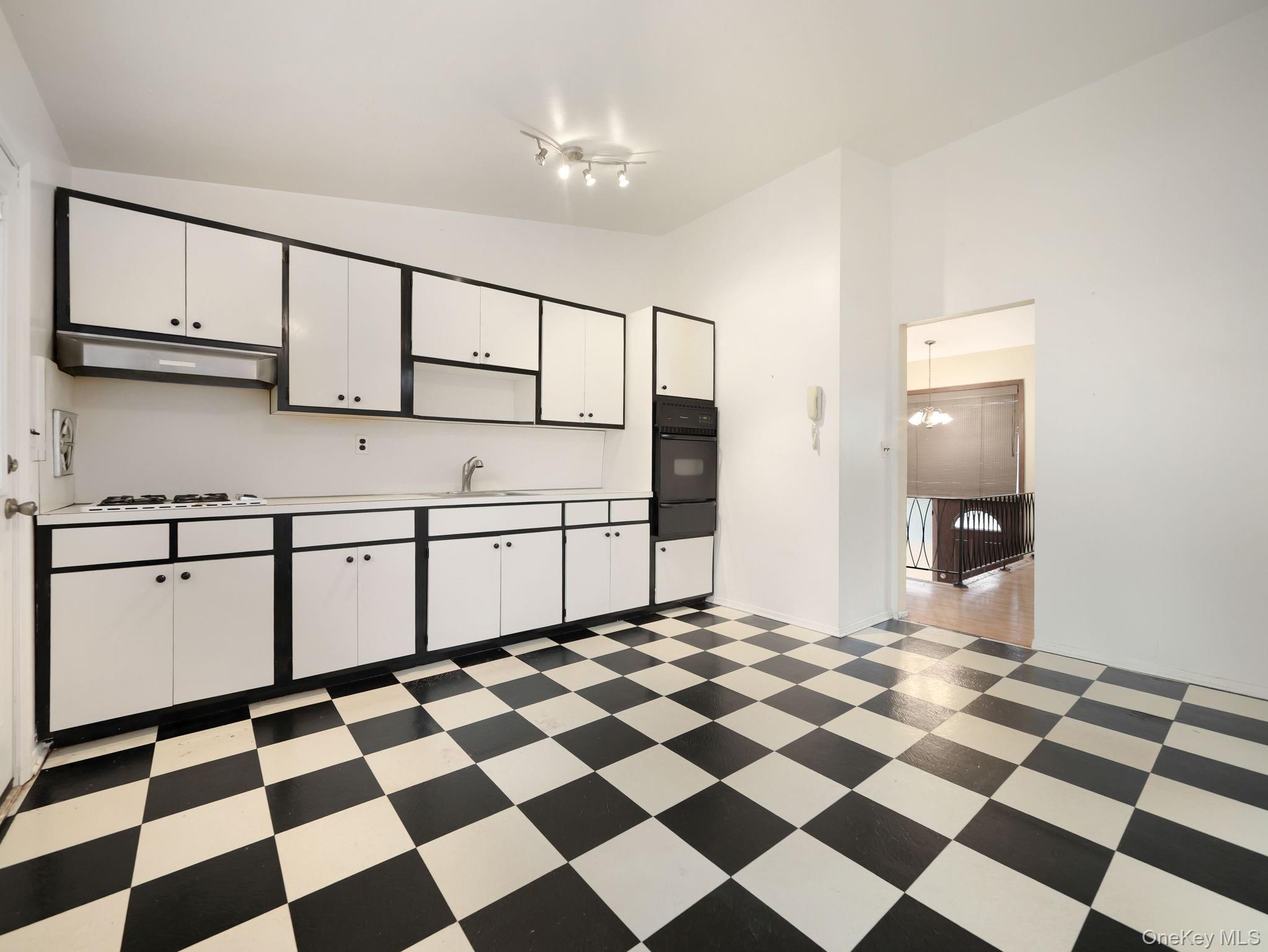 #12 photo, 6 Pennington Way, Spring Valley , NY 10977