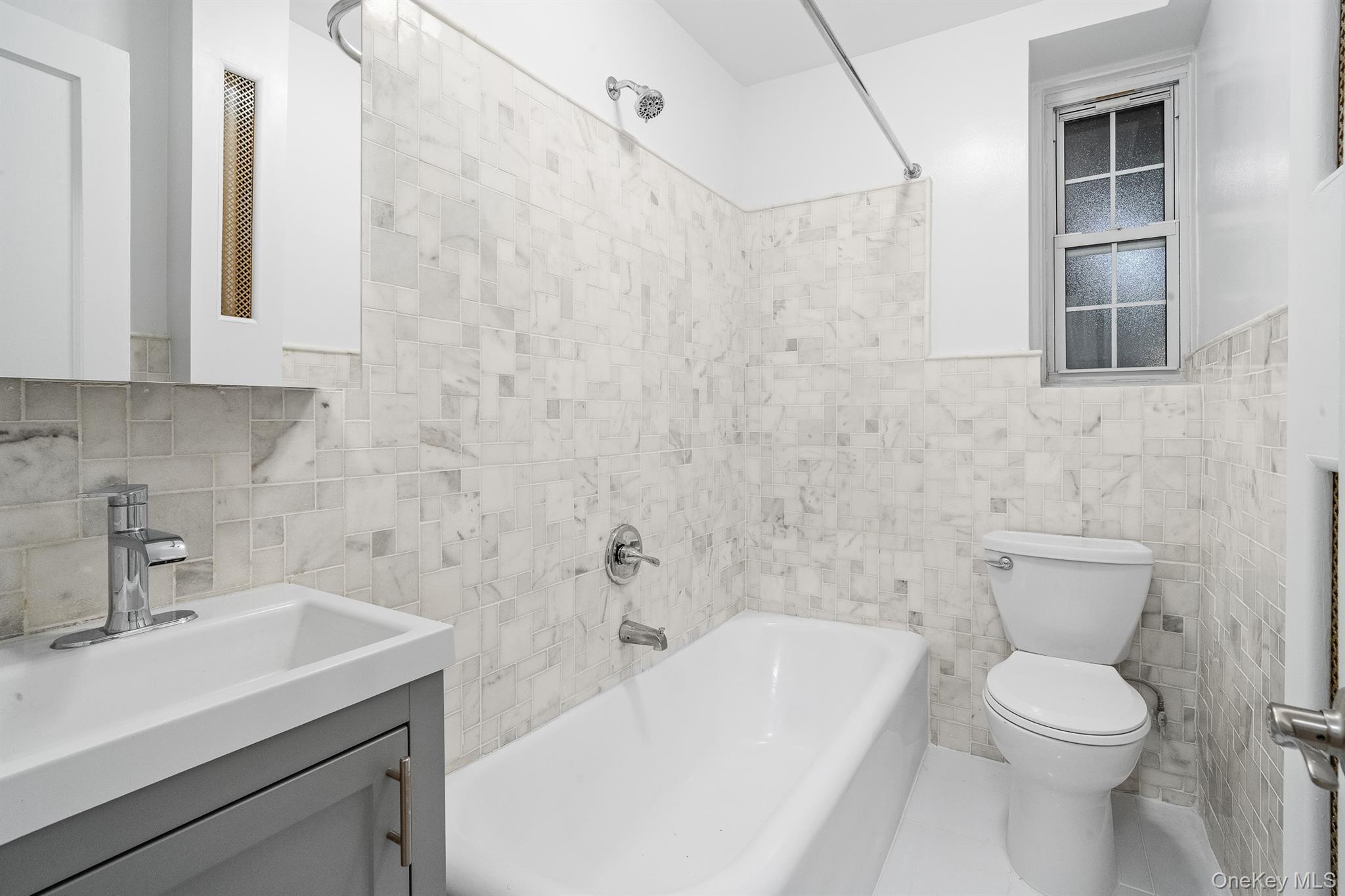 #7 photo, 11007 73rd Road, कुईंस Forest Hills , NY 11375