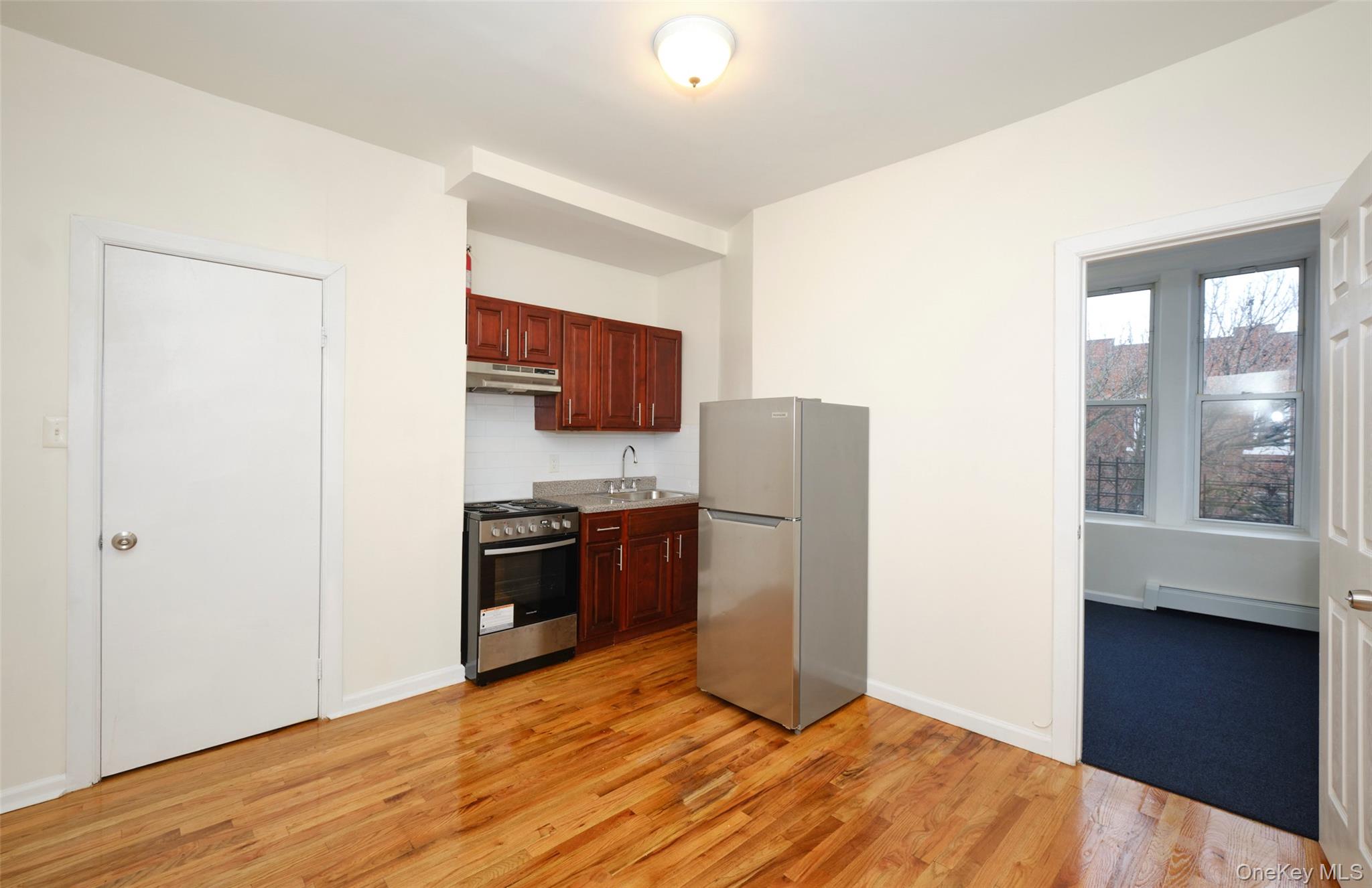 #4 photo, 563 Miller Avenue, ब्रुकलीन Brooklyn , NY 11207