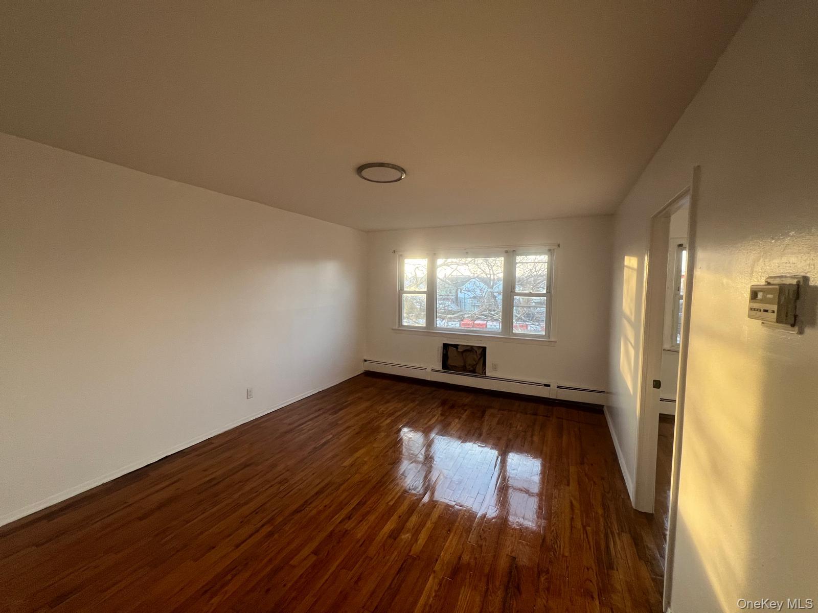 #2 photo, 547 Eldert Lane, ब्रुकलीन Brooklyn , NY 11208
