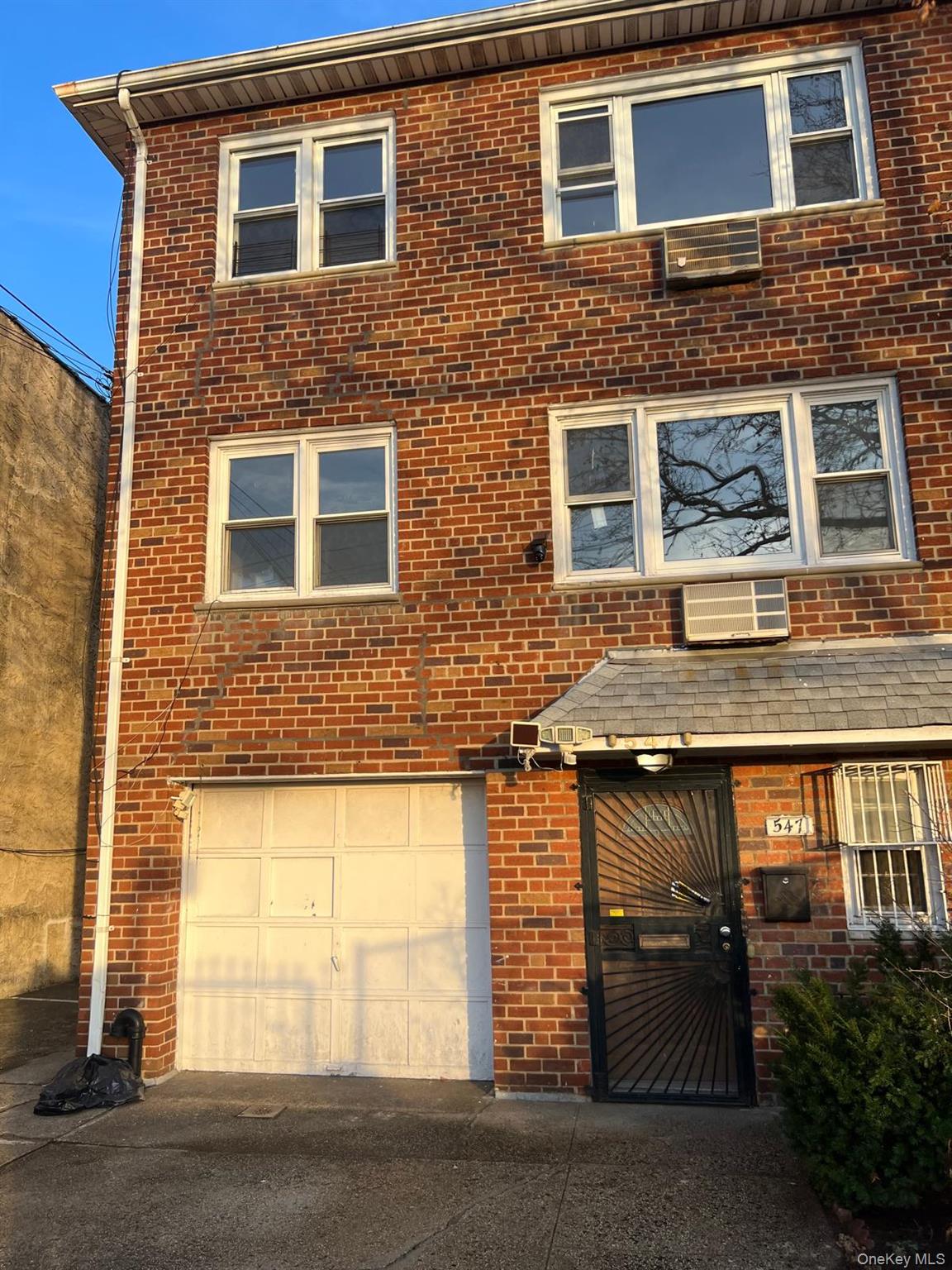 #7 photo, 547 Eldert Lane, ब्रुकलीन Brooklyn , NY 11208