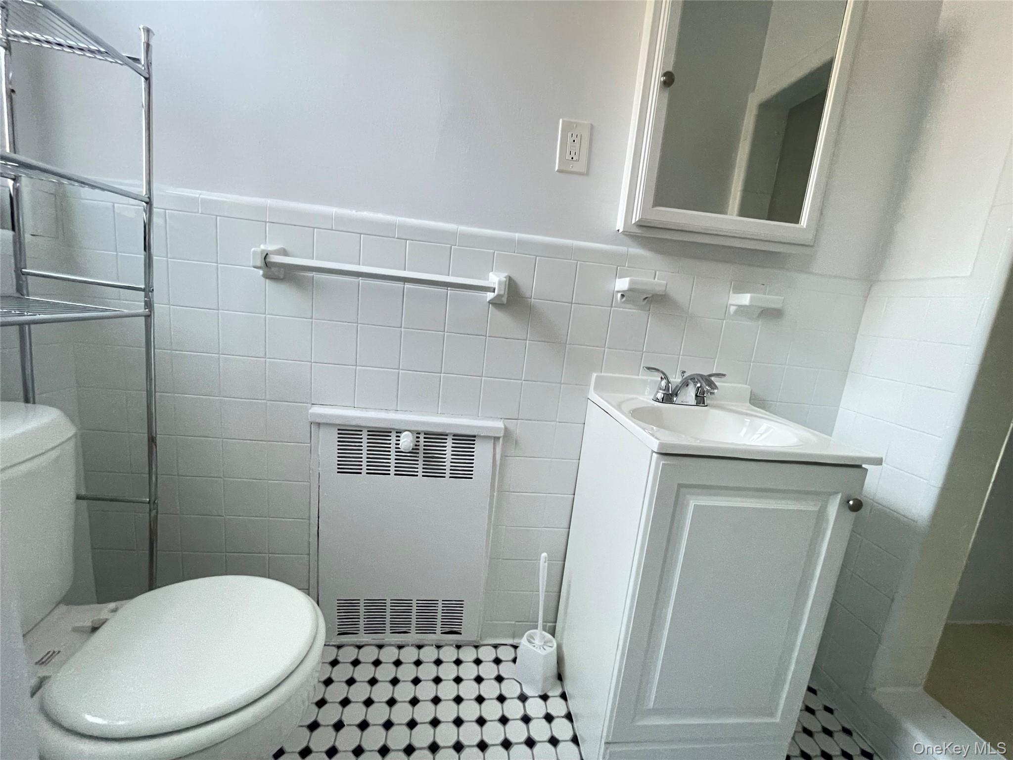 #20 photo, 141 E Hartsdale Avenue, Hartsdale , NY 10530