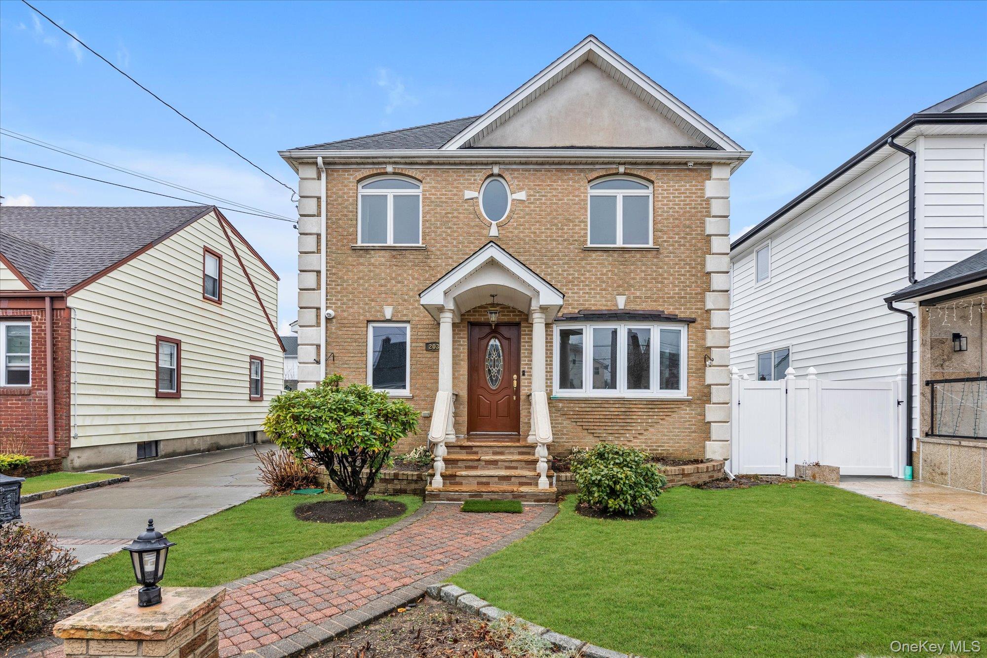 #1 photo, 203 Pershing Parkway, 長島 Mineola , NY 11501