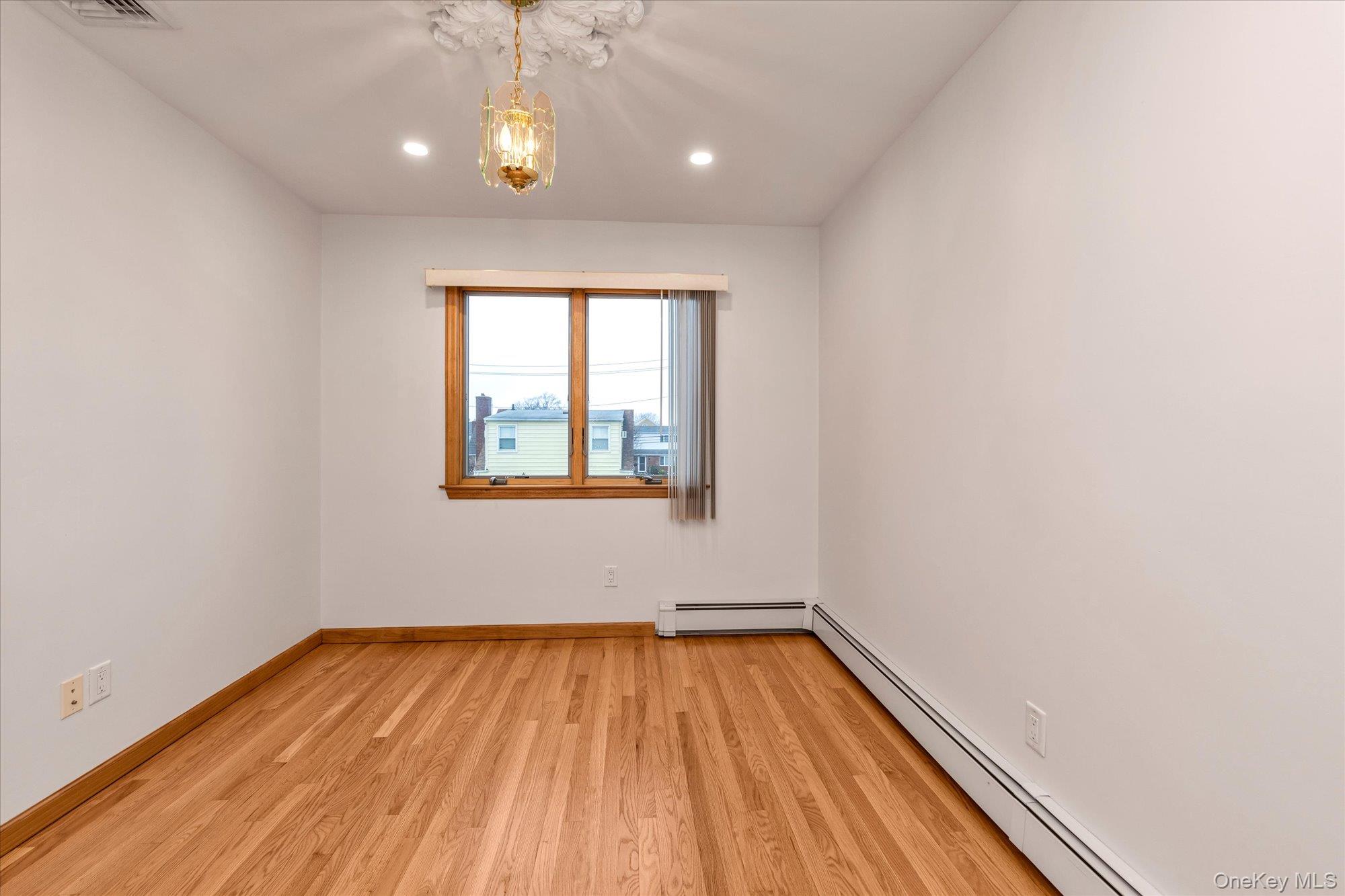 #10 photo, 203 Pershing Parkway, 長島 Mineola , NY 11501