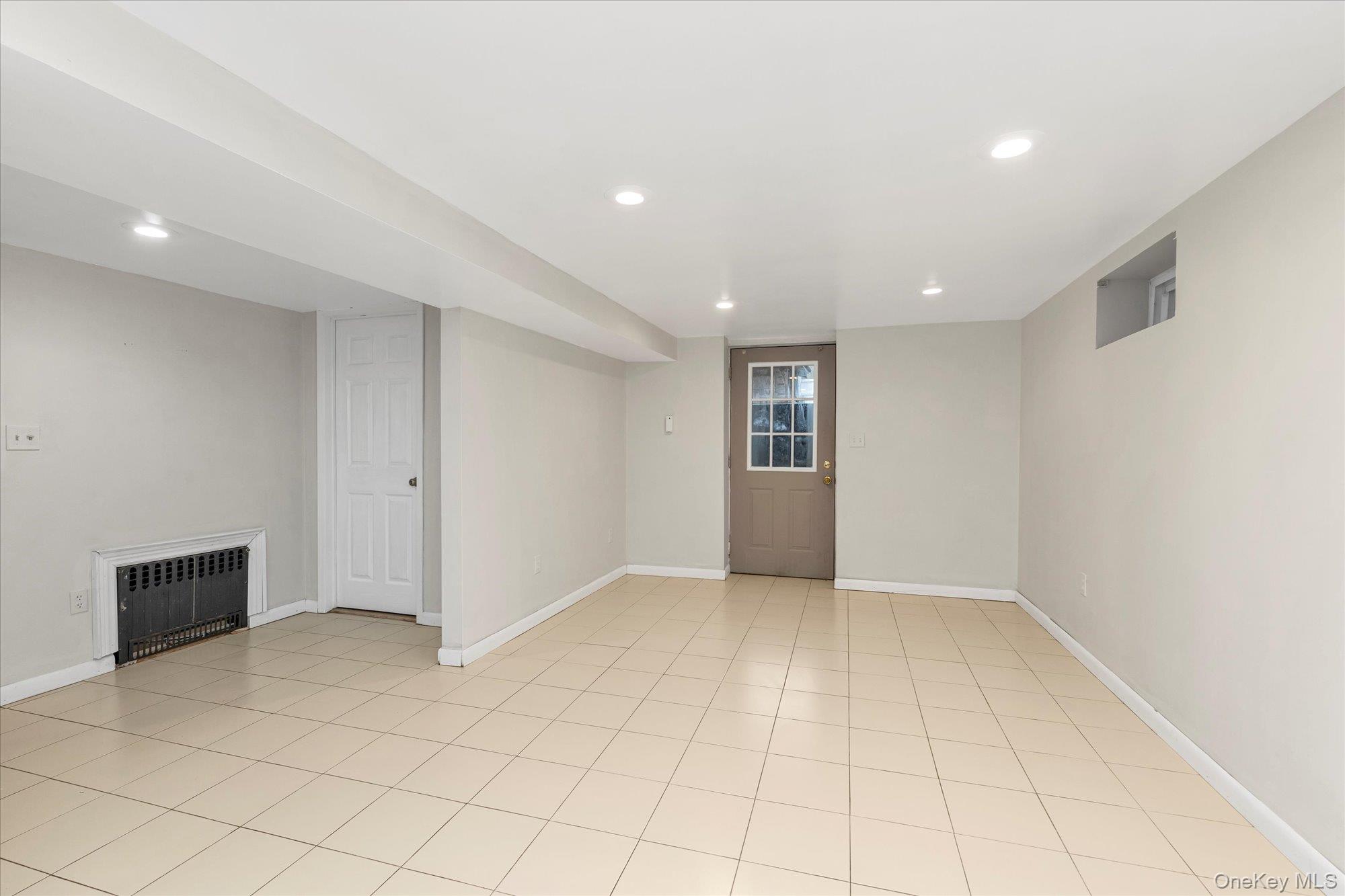 #13 photo, 203 Pershing Parkway, 長島 Mineola , NY 11501