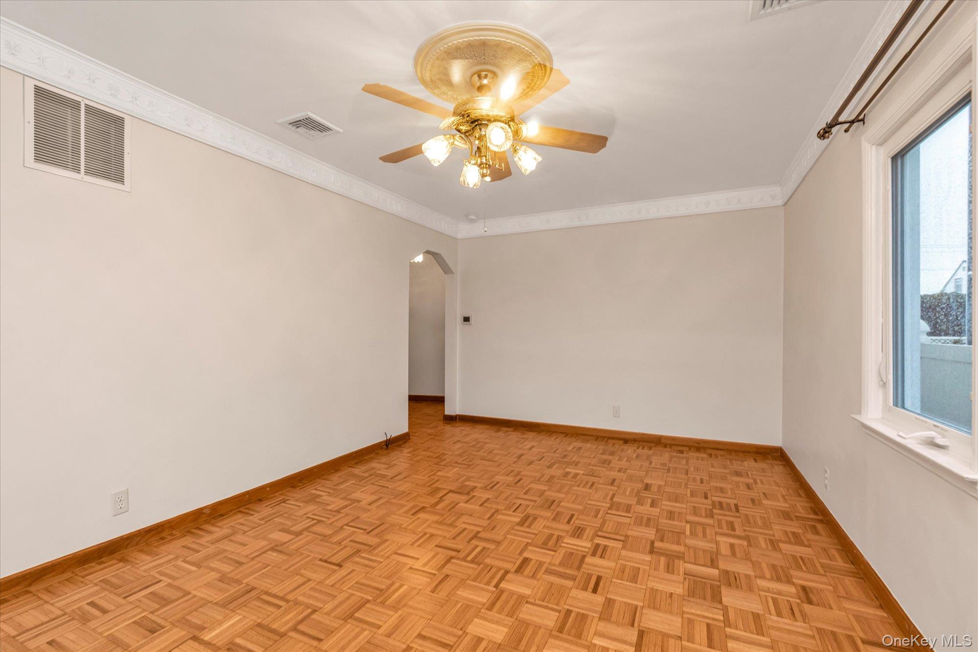 #6 photo, 203 Pershing Parkway, 長島 Mineola , NY 11501