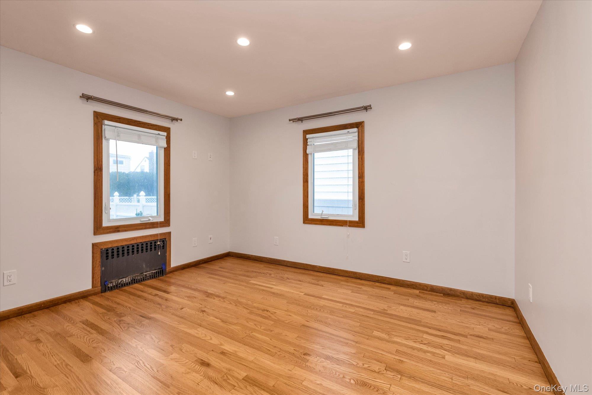 #7 photo, 203 Pershing Parkway, 長島 Mineola , NY 11501