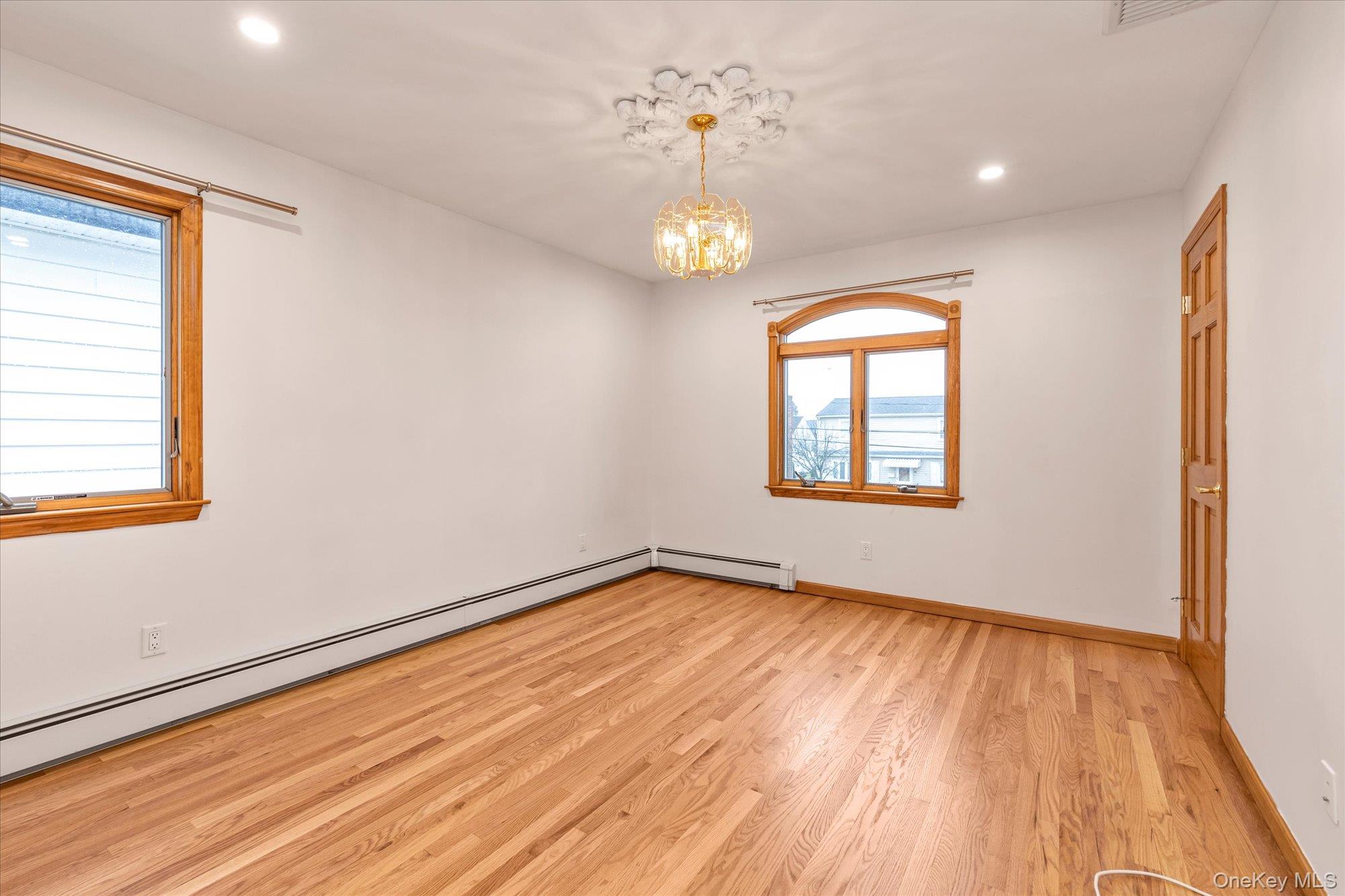 #9 photo, 203 Pershing Parkway, 長島 Mineola , NY 11501