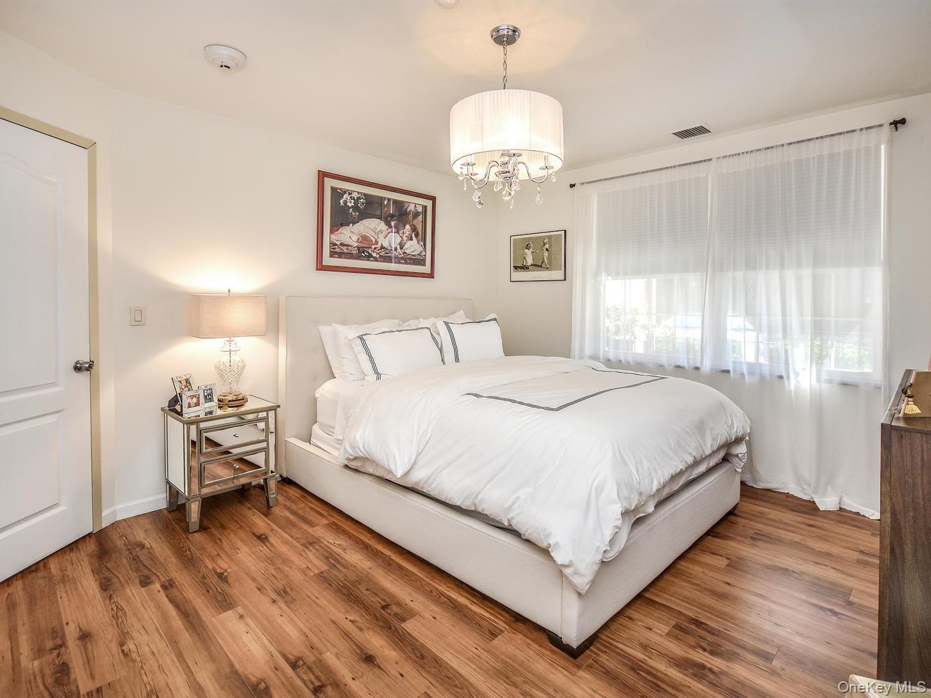 #12 photo, 200 Carney Street, מחוז נסאו Glen Cove , NY 11542