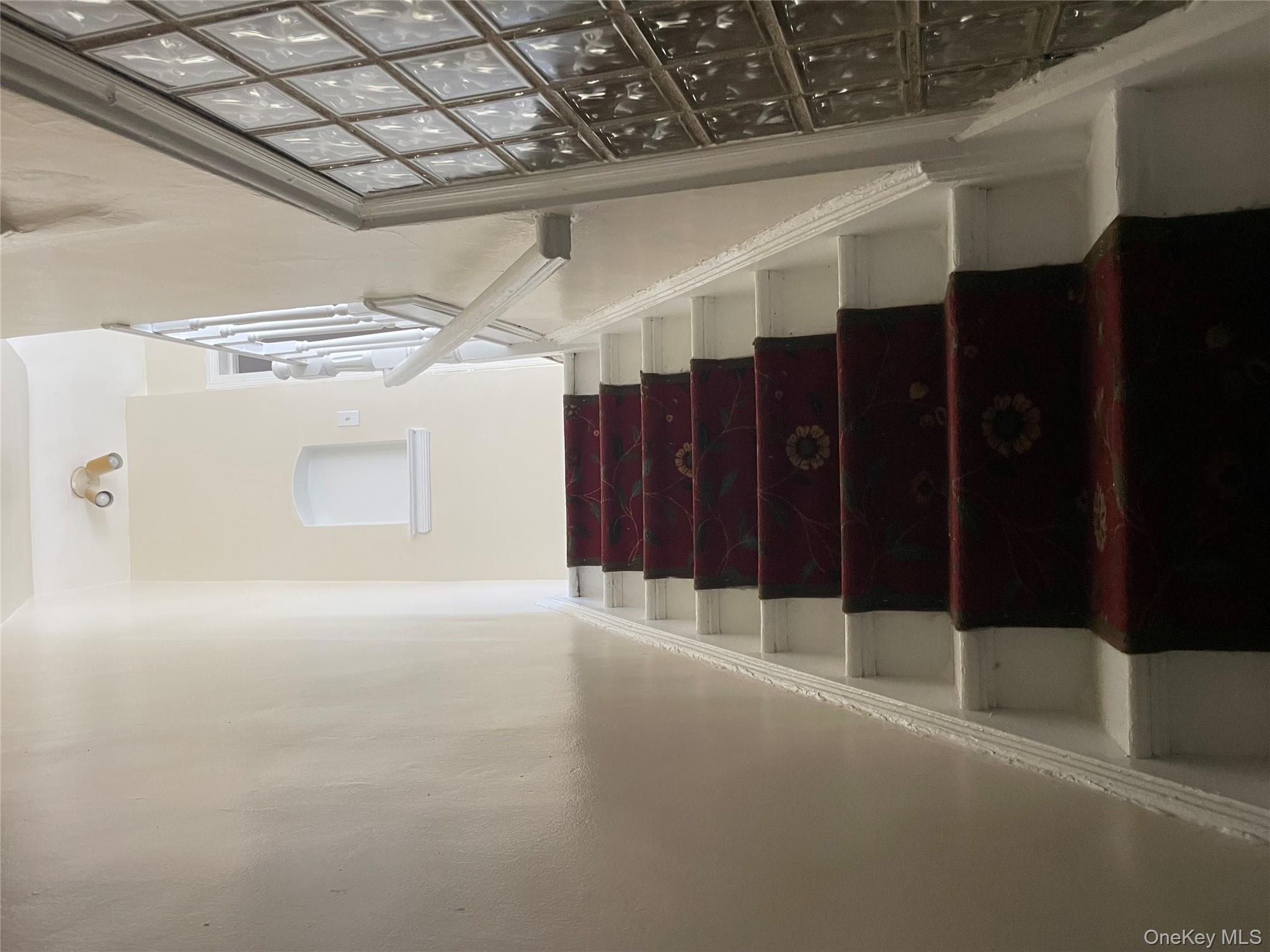 #6 photo, 95-12 67 Av, קווינס Rego Park , NY 11374