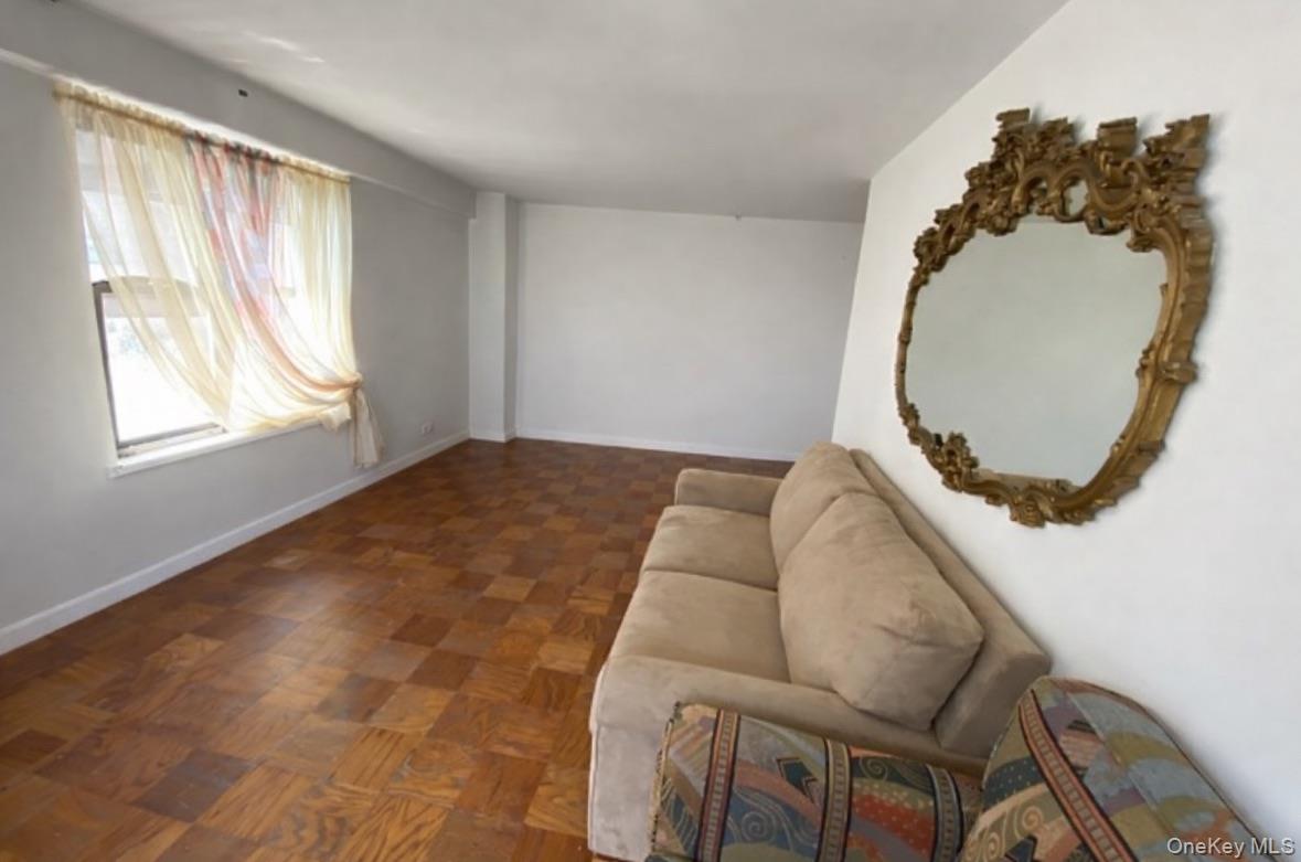 #6 photo, 385 Grand Street, New York (Manhattan) , NY 10002