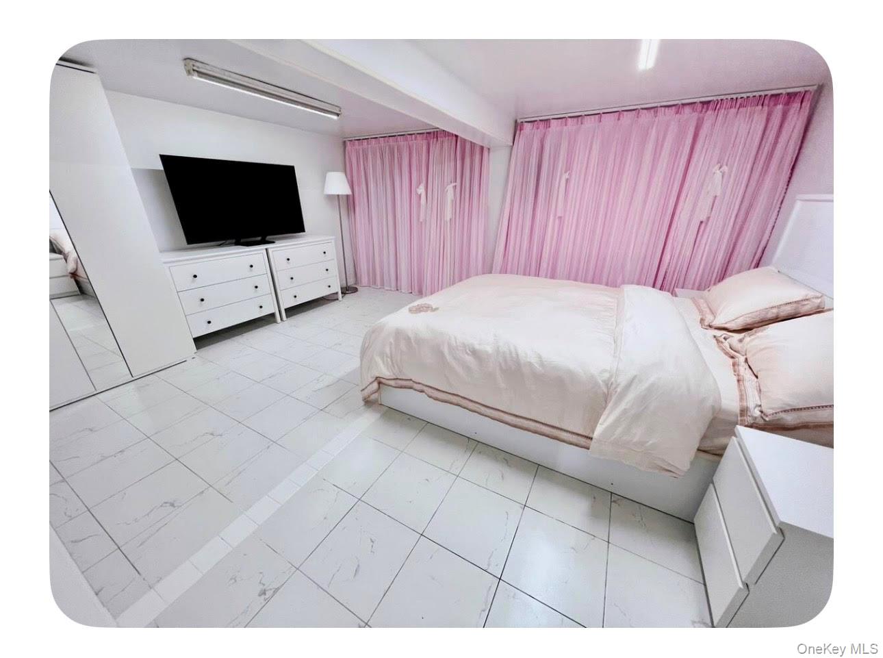 #17 photo, 58-34 Main Street, Flushing , NY 11355