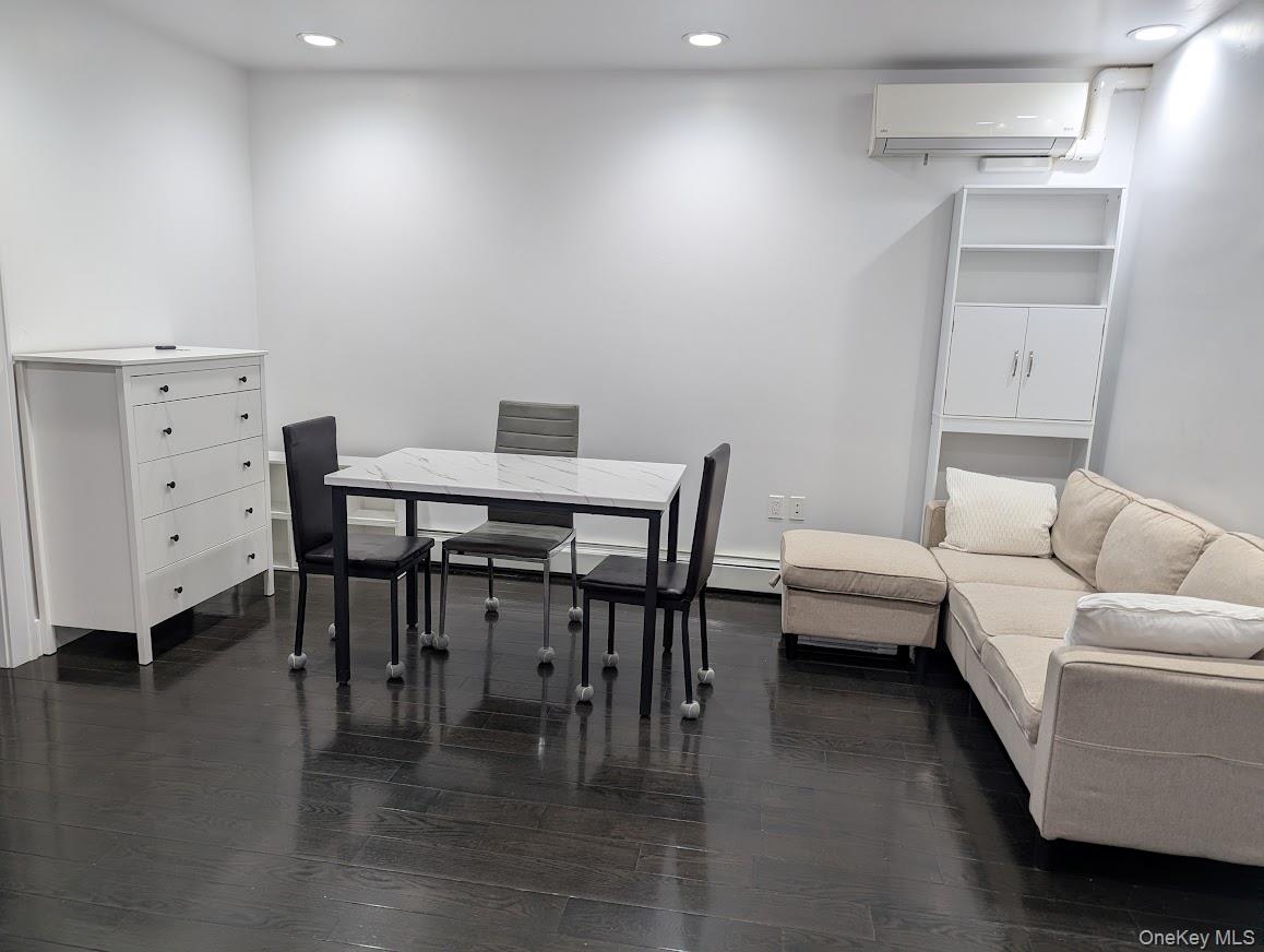 #18 photo, 58-34 Main Street, Flushing , NY 11355