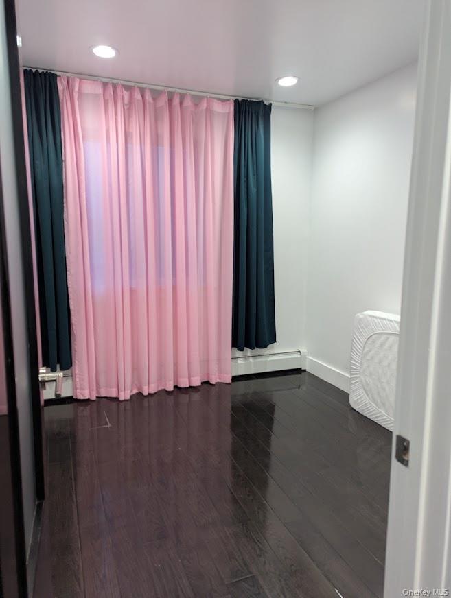 #20 photo, 58-34 Main Street, Flushing , NY 11355