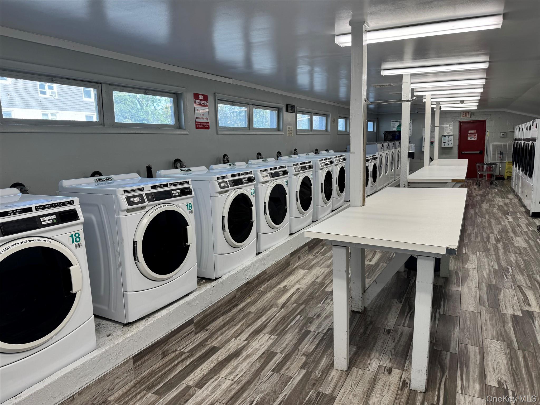 #16 photo, 70L Glen Avenue, 長島 格崙科夫 Glen Cove , NY 11579