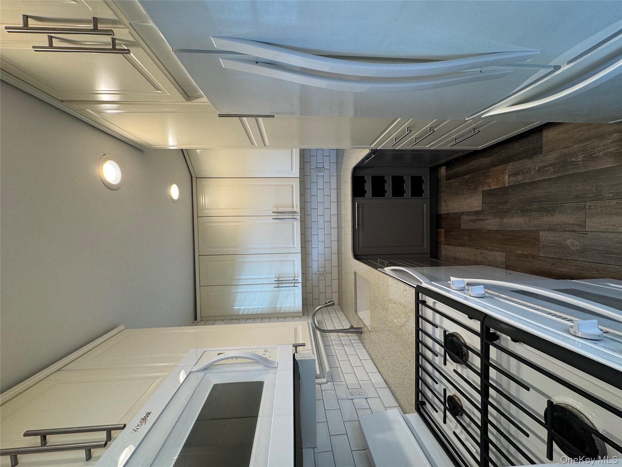 #7 photo, 70L Glen Avenue, 長島 格崙科夫 Glen Cove , NY 11579