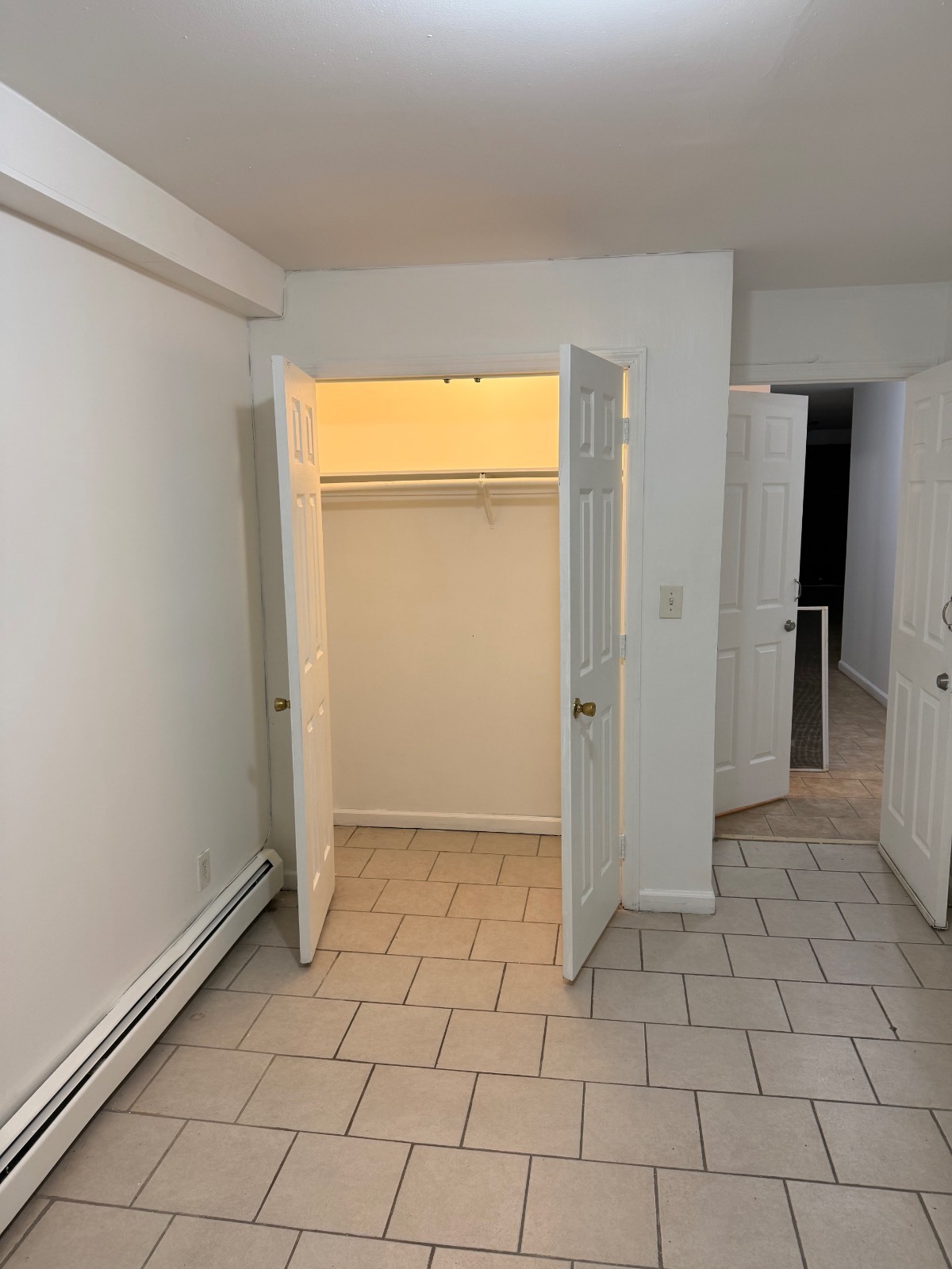 #5 photo, 14XX Hicks Street, הברונקס Williamsbridge , NY 10469