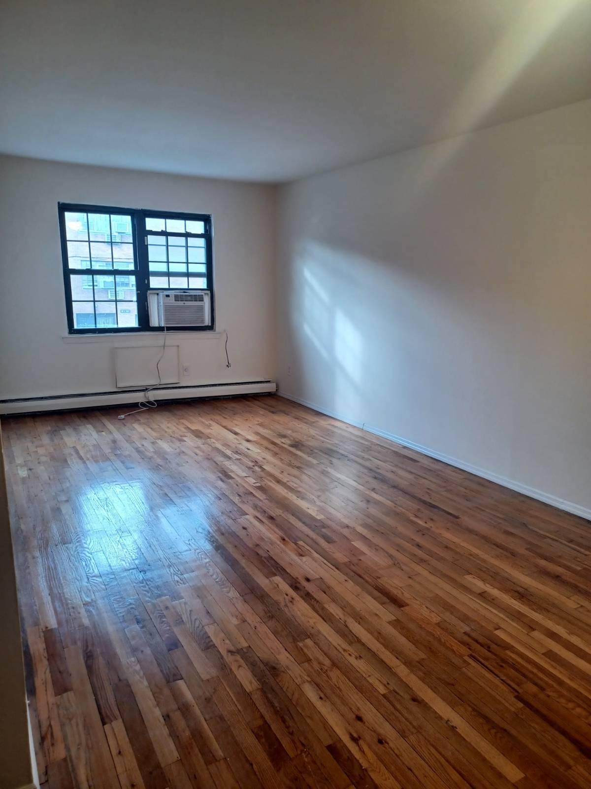 #4 photo, 156-14 79 Street, #1, קווינס Howard Beach , NY 11414