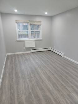 #9 photo, 56-00 226 Street, #1, קווינס Bayside , NY 11364