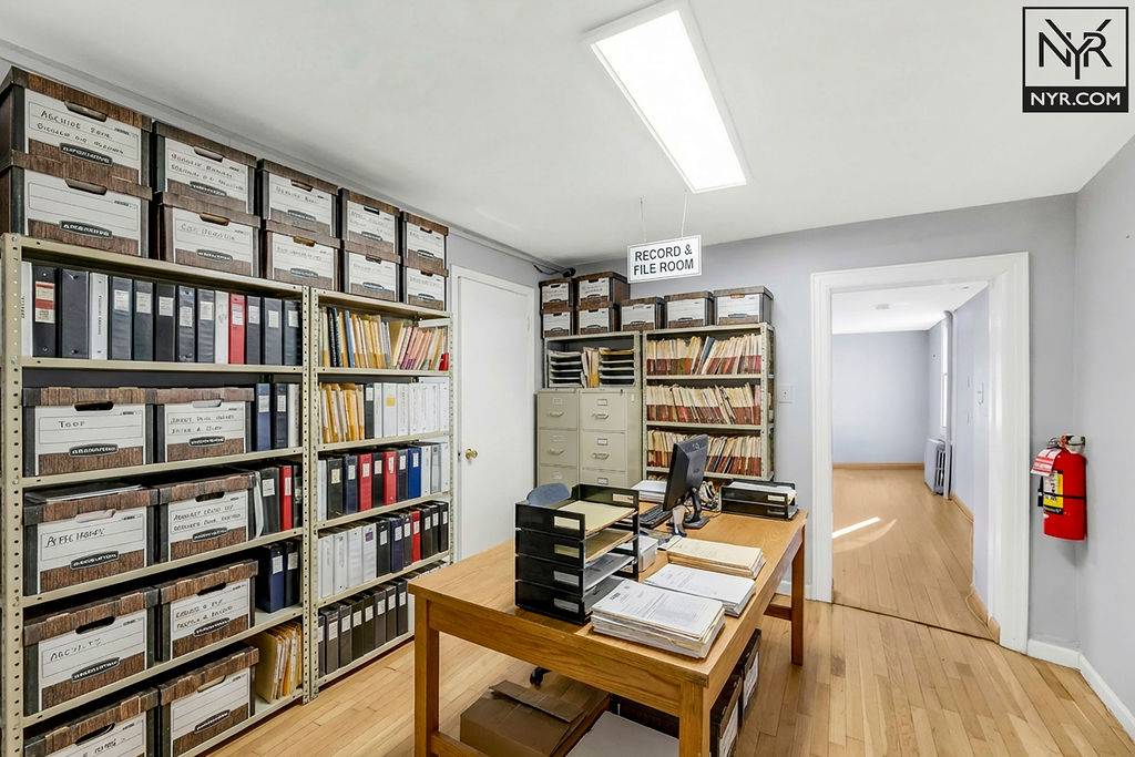 #10 photo, 25-59 31st street, Astoria , NY 11102