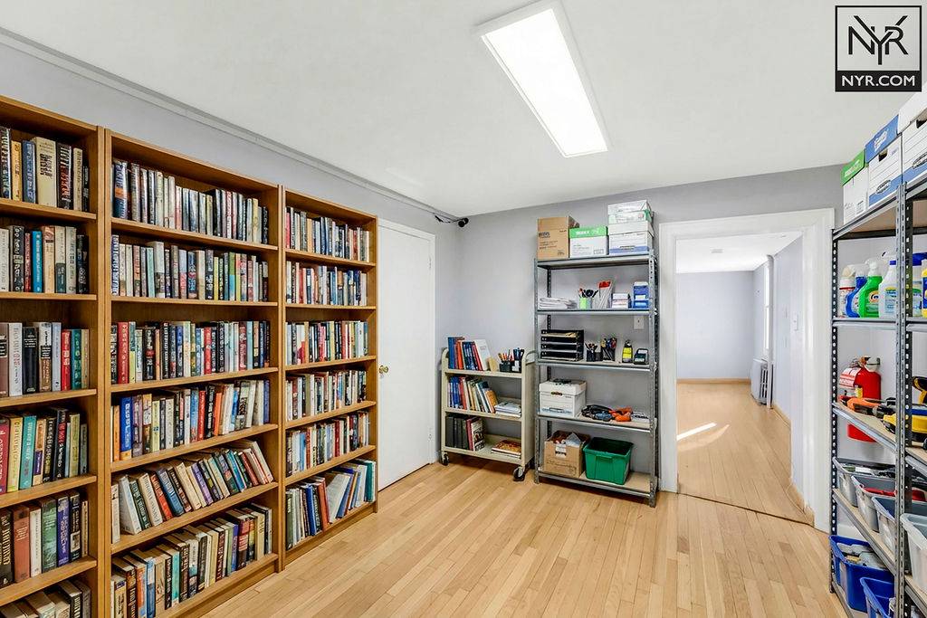 #5 photo, 25-59 31st street, Astoria , NY 11102