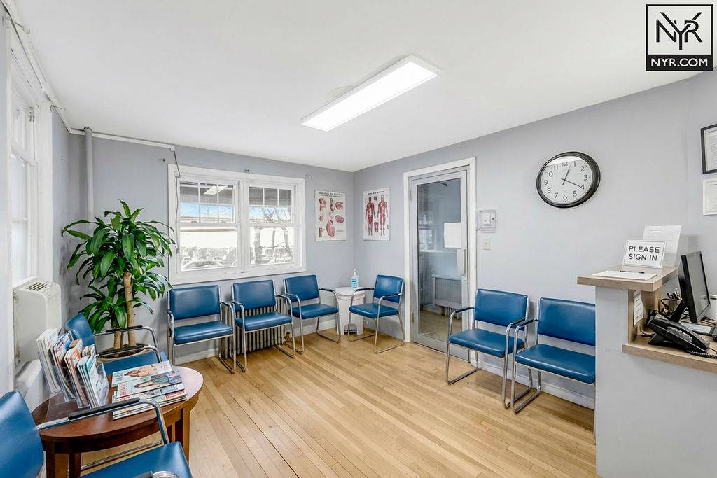 #6 photo, 25-59 31st street, Astoria , NY 11102