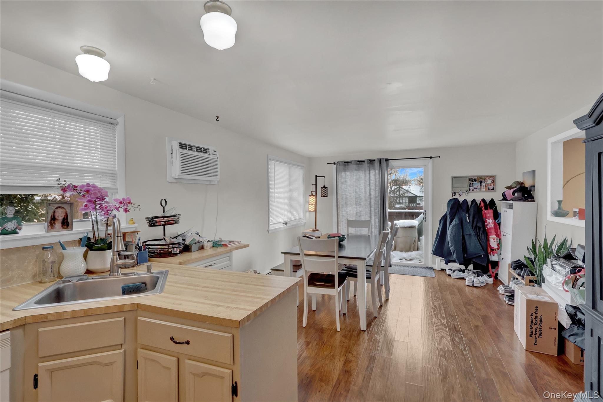 #20 photo, 199 August Road, North Babylon , NY 11703