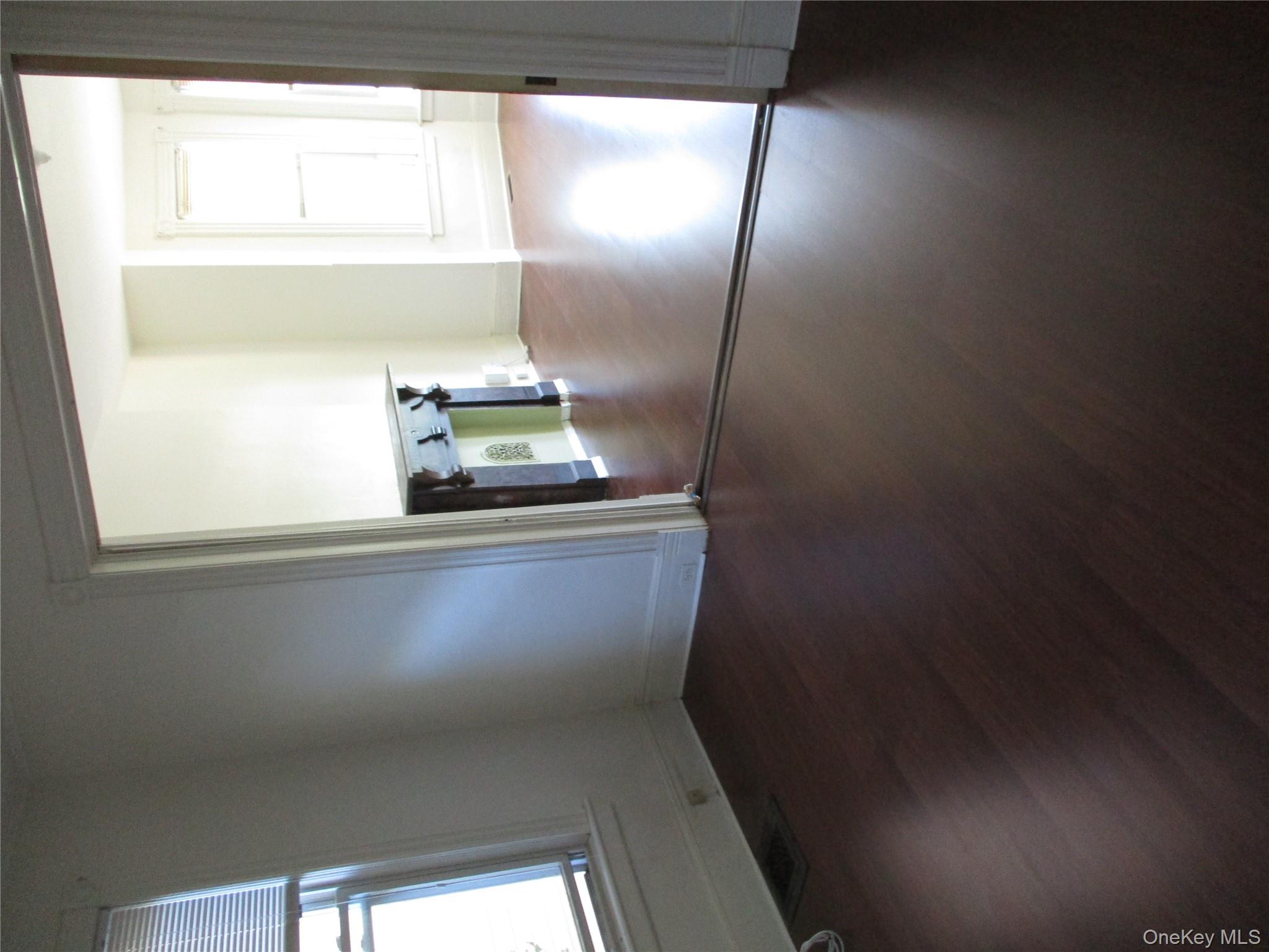 #6 photo, 33 Bayview Terrace, Newburgh , NY 12550