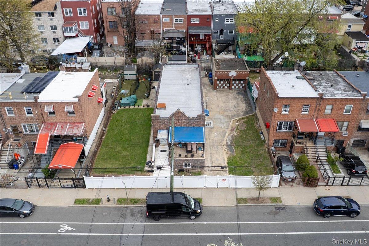 #1 photo, 1021 E 213th Street, Bronx , NY 10469