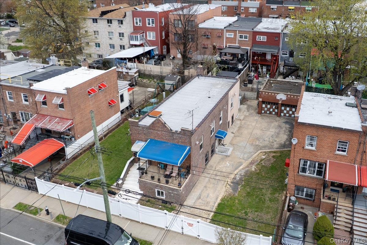 #2 photo, 1021 E 213th Street, Bronx , NY 10469